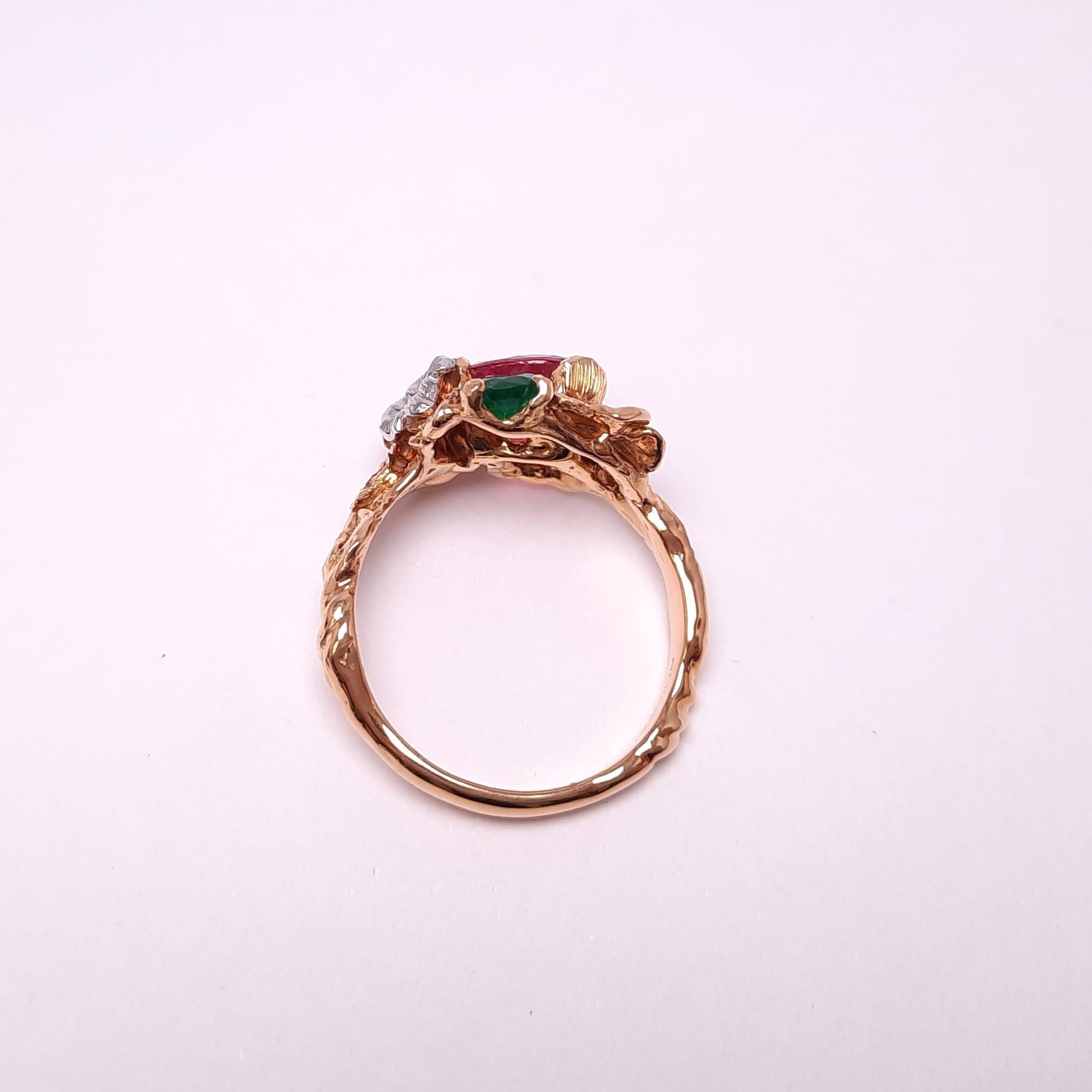 Contemporary 18k Gold Emerald Pink Tourmaline Handmade Ring For Sale
