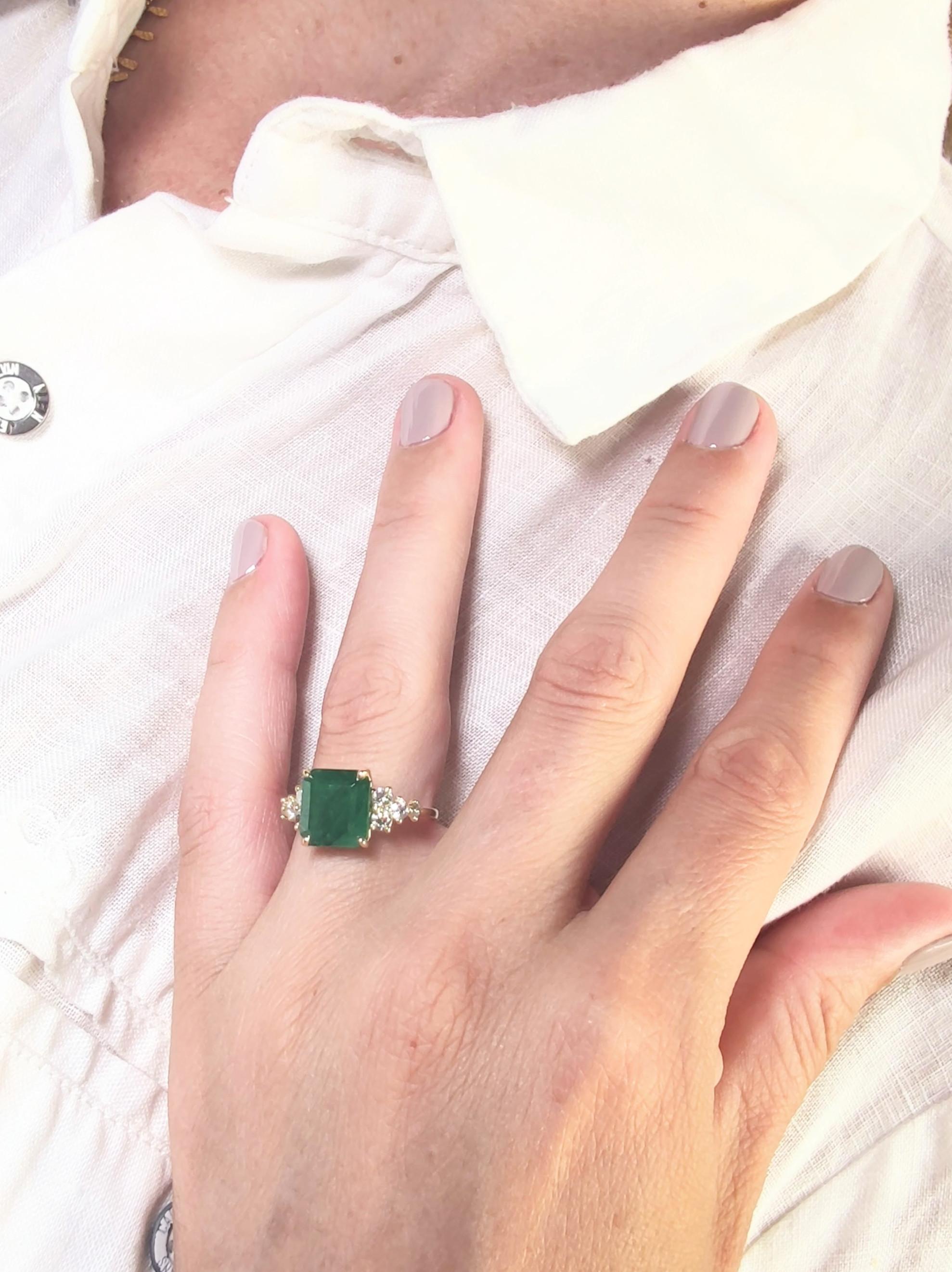 18K Gold Emerald Ring with 0.43ct Diamonds  Contemporary Women’s Engagement For Sale 5