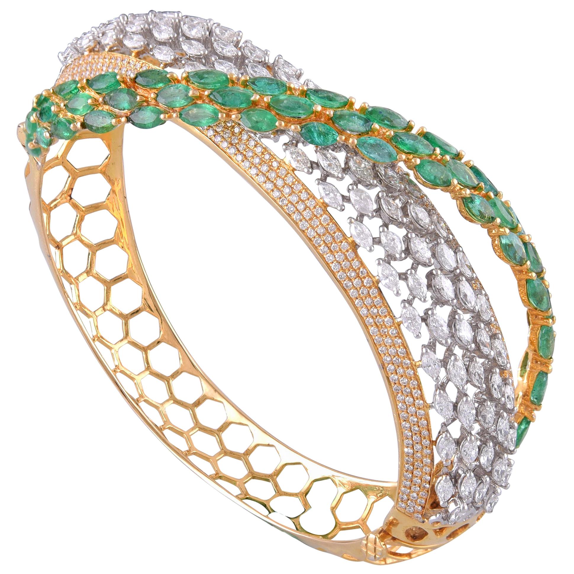 18 Karat Gold Emerald White Diamond Bracelet For Sale