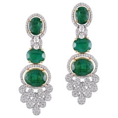 Boucles d'oreilles chandelier en or 18 carats avec émeraudes et diamants blancs