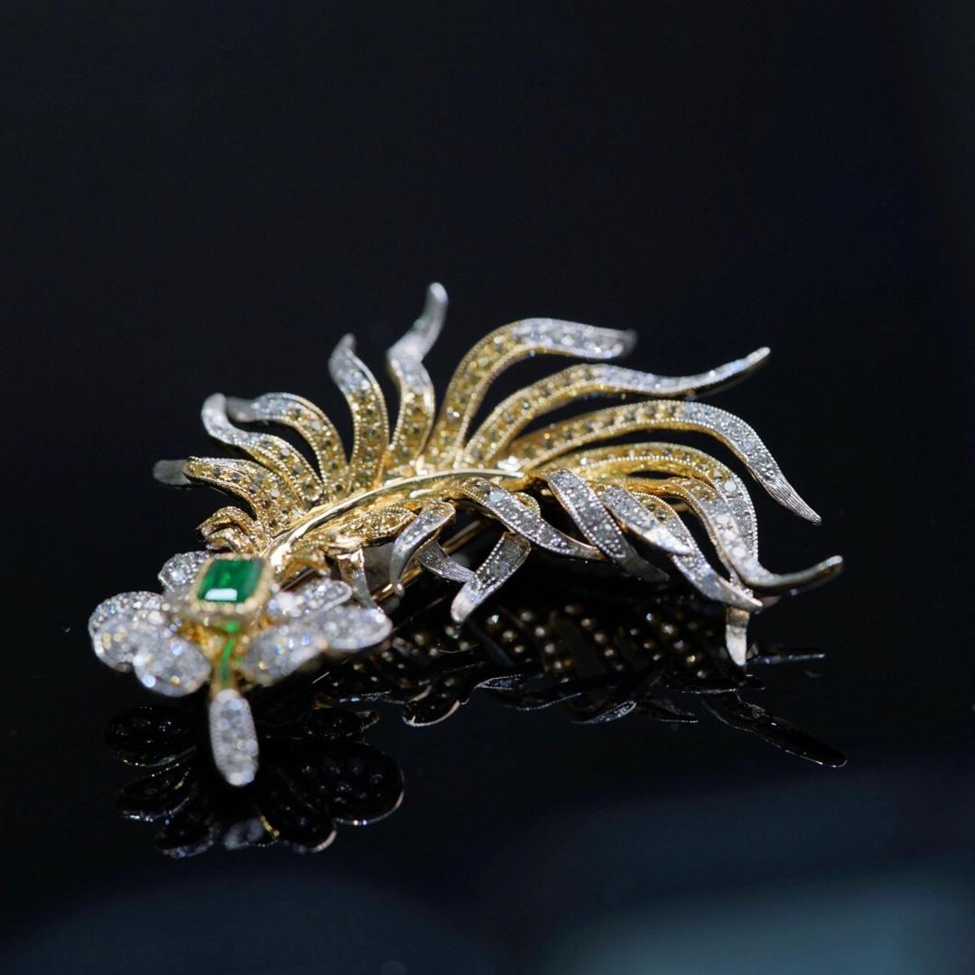 Pendentif broche en or 18K avec émeraude et saphir jaune avec diamants Neuf - En vente à Kowloon, HK
