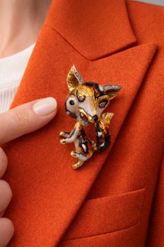 18K Gold Enamel Fox Brooch with Small Round Diamonds - 23.10 Grams