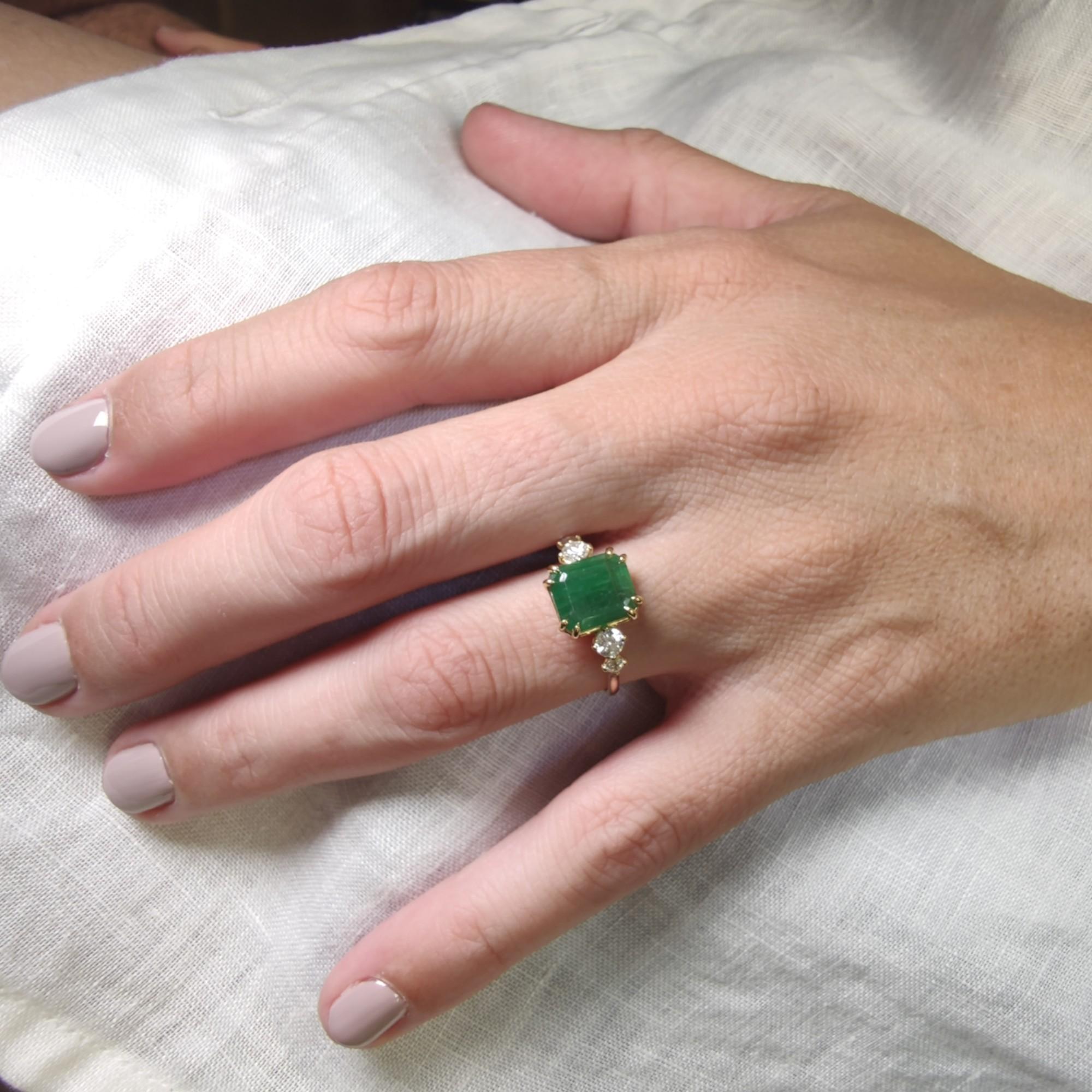 Emerald Cut 18K Gold Engagement Ring Women's Emerald 2.76ct Diamonds 0.35ct Brilliant Cut For Sale
