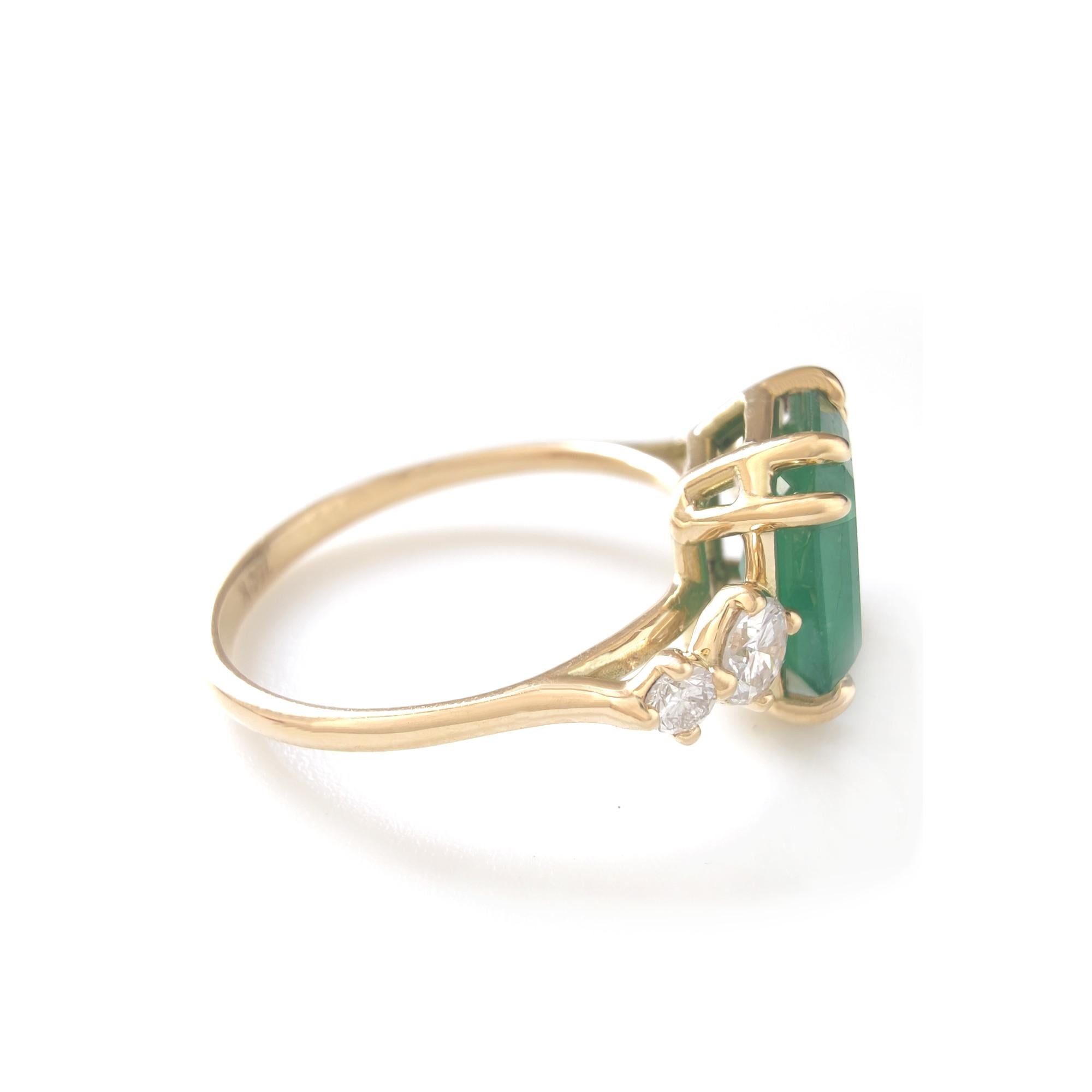 18K Gold Engagement Ring Women's Emerald 2.76ct Diamonds 0.35ct Brilliant Cut For Sale 2
