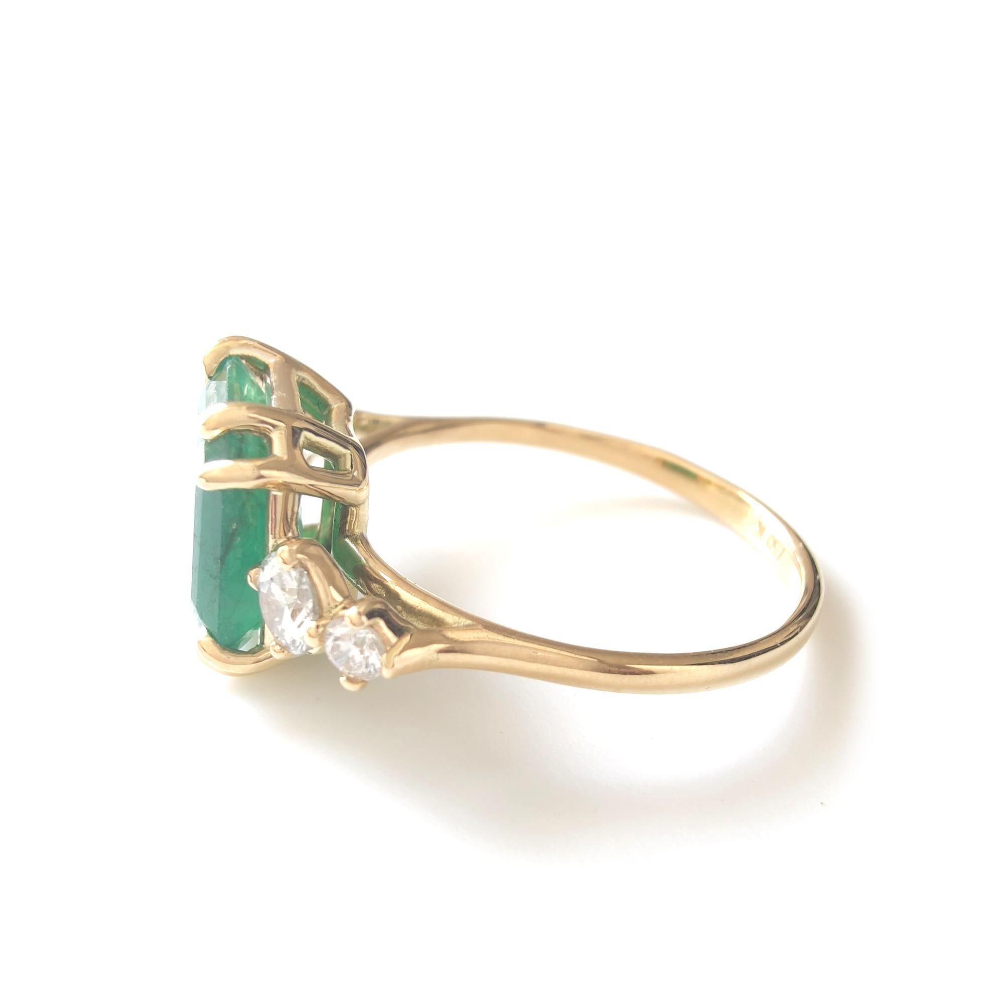 18K Gold Engagement Ring Women's Emerald 2.76ct Diamonds 0.35ct Brilliant Cut For Sale 4