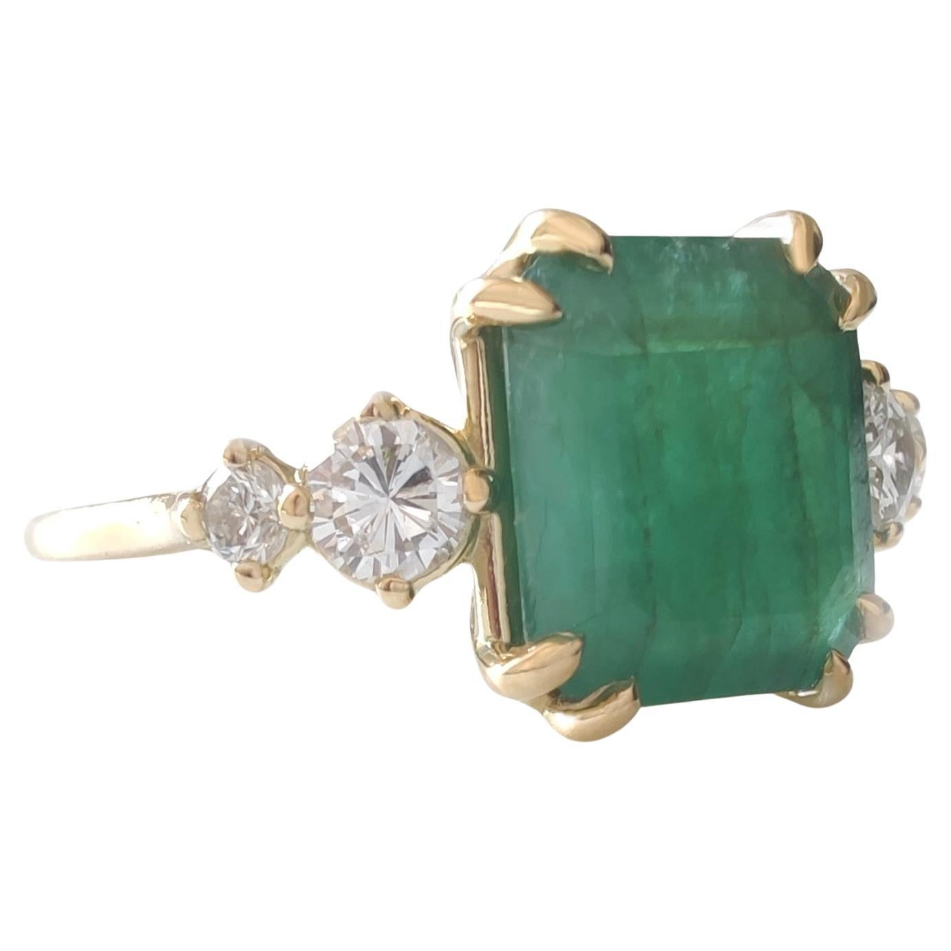 18K Gold Engagement Ring Women's Emerald 2.76ct Diamonds 0.35ct Brilliant Cut