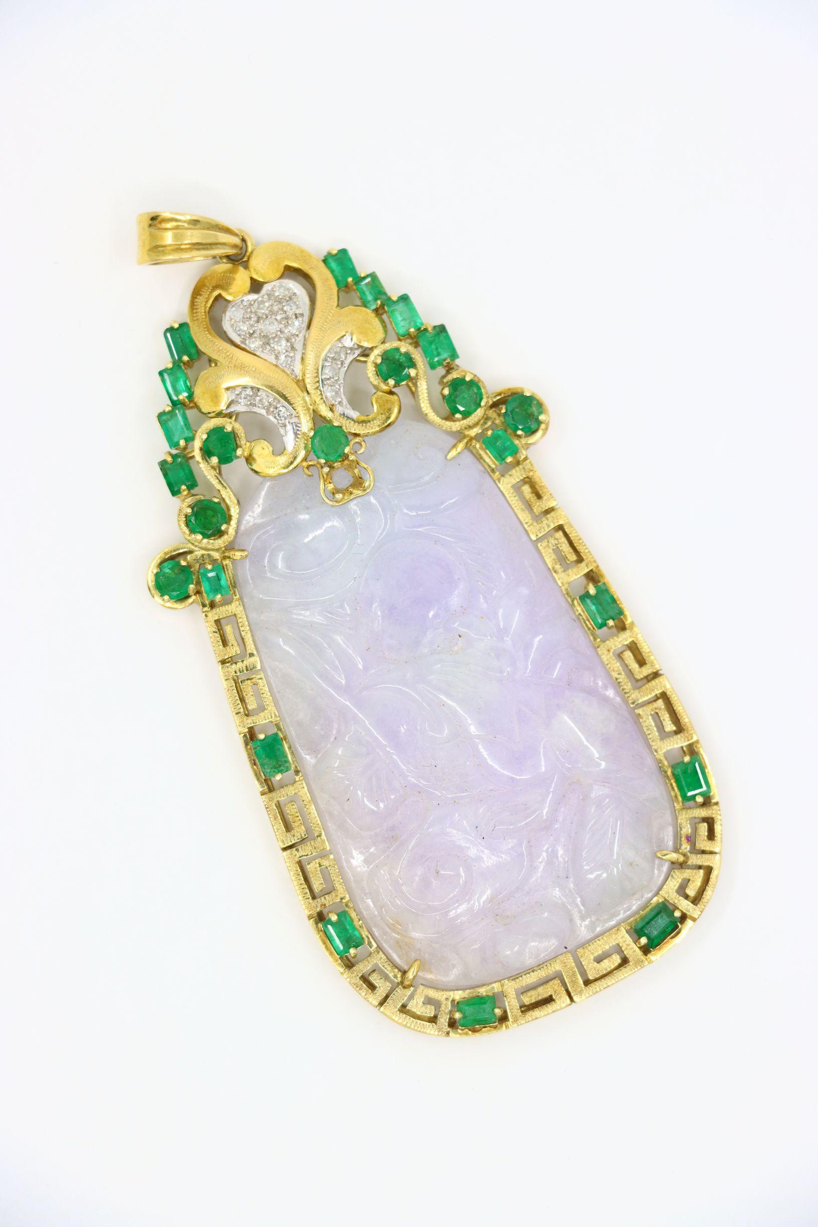 Ciondolo in oro 18K con incisione di giada viola lavanda e smeraldo con diamanti in vendita 6