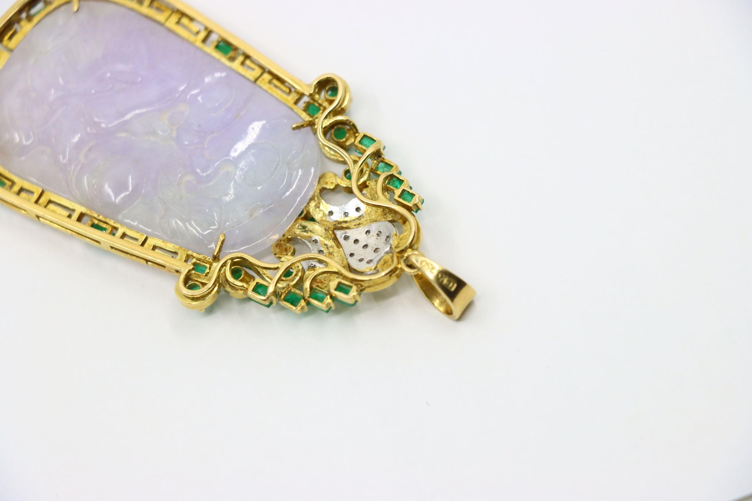 Ciondolo in oro 18K con incisione di giada viola lavanda e smeraldo con diamanti in vendita 4