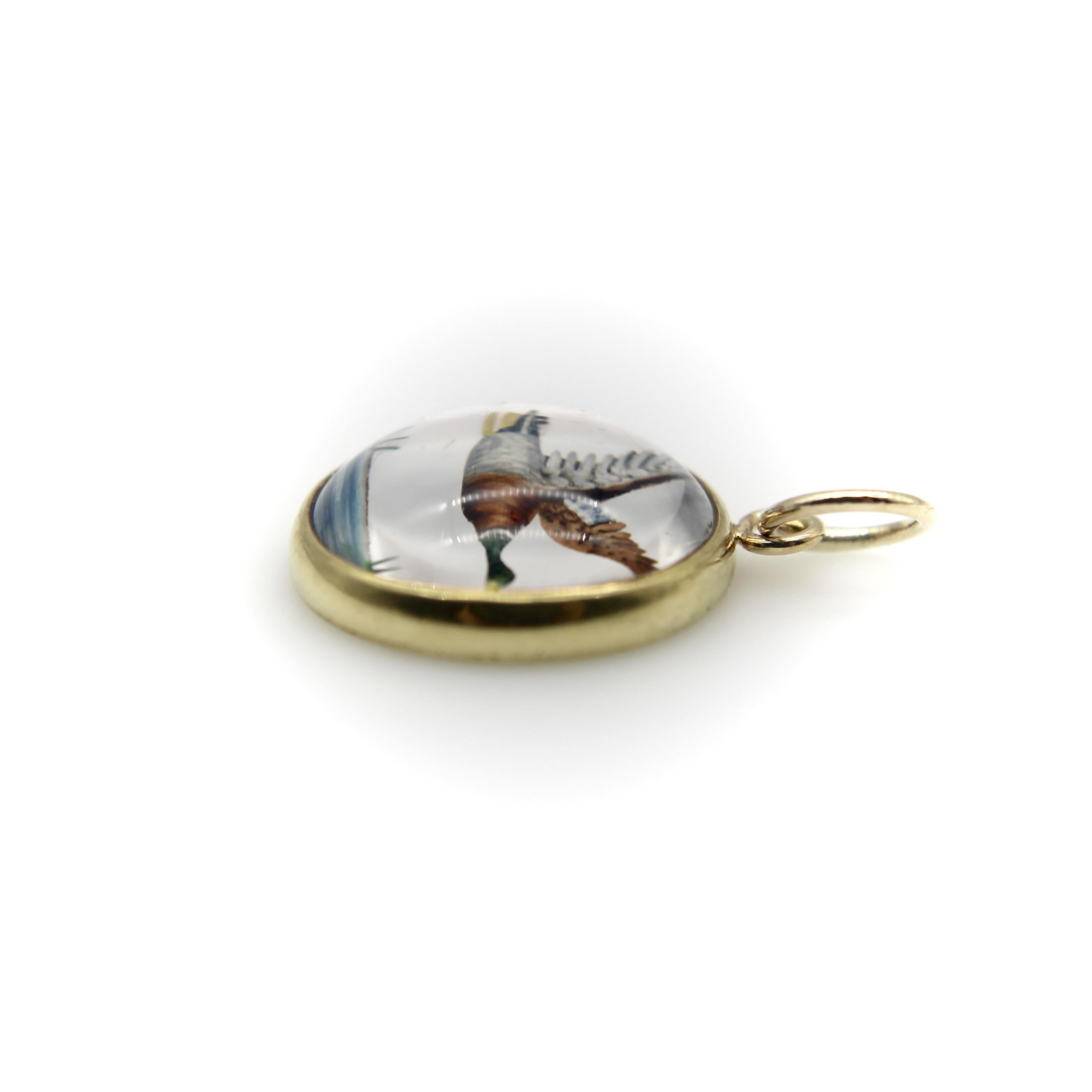 Taille cabochon Breloque canard colvert volant vers l'est en or 18 carats et cristal d'Essex en vente