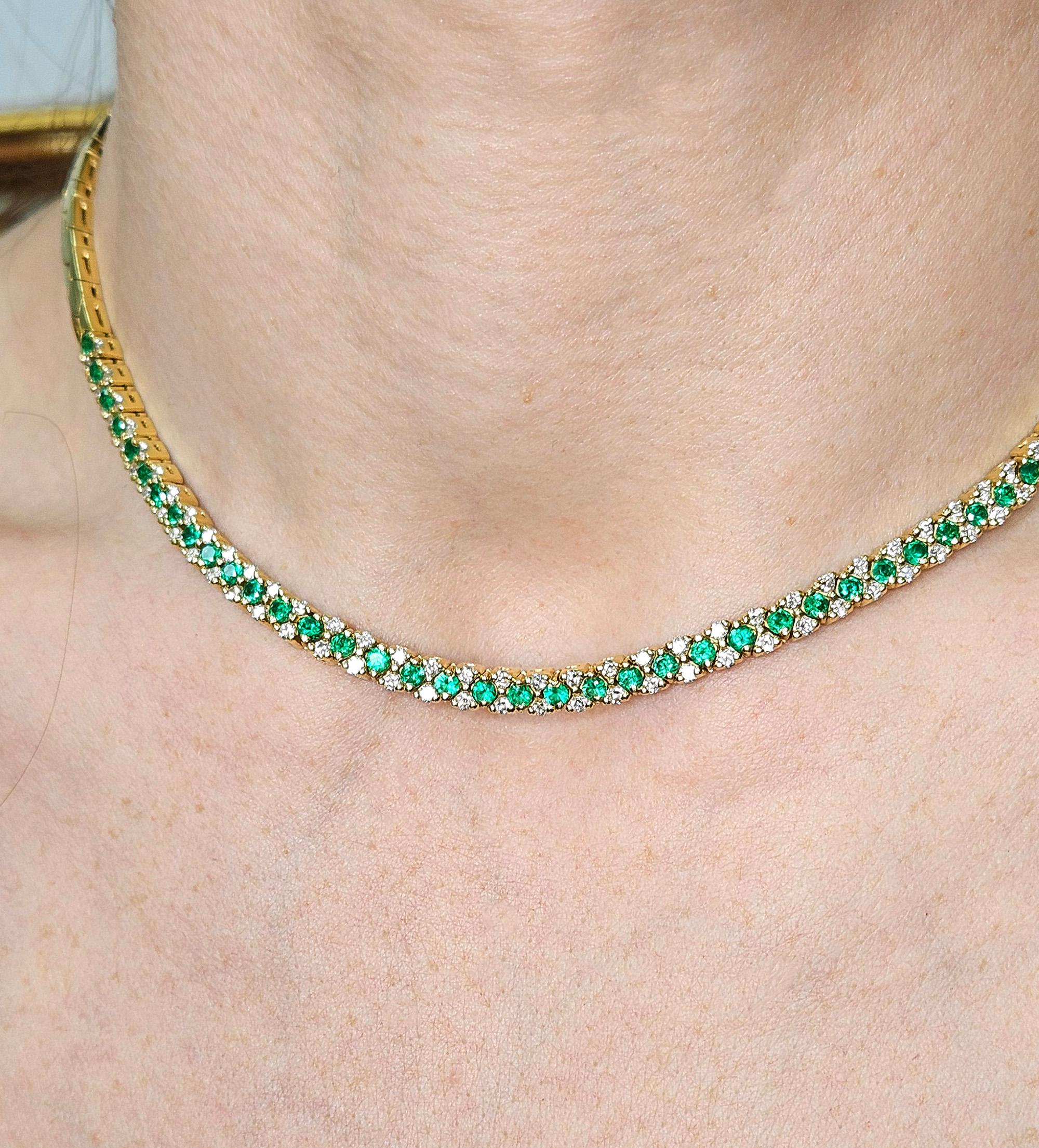 18K Gold Estate Vintage 4.43ctw Natural Emerald & Diamond Collar Necklace For Sale 7