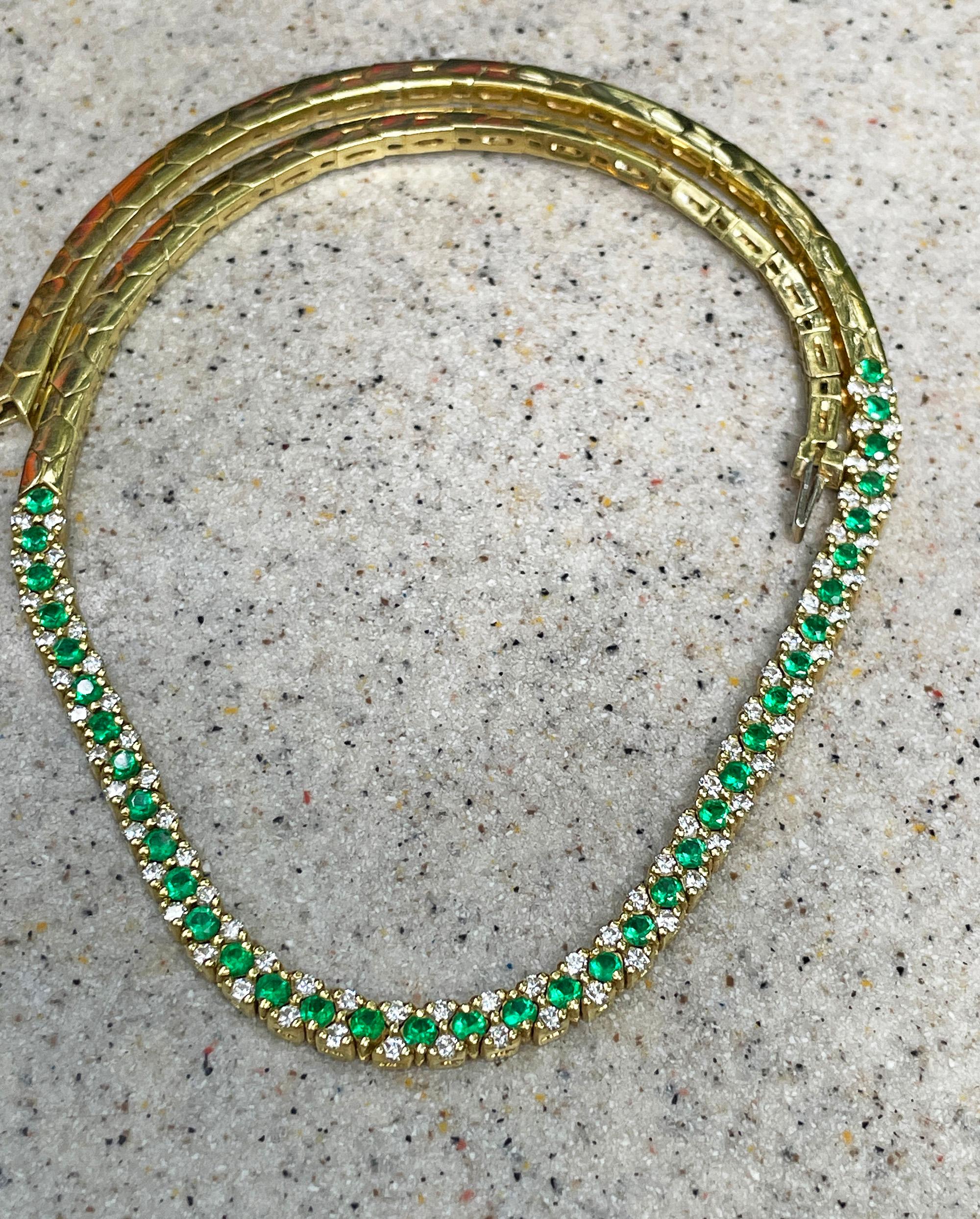 18K Gold Estate Vintage 4.43ctw Natural Emerald & Diamond Collar Necklace For Sale 10