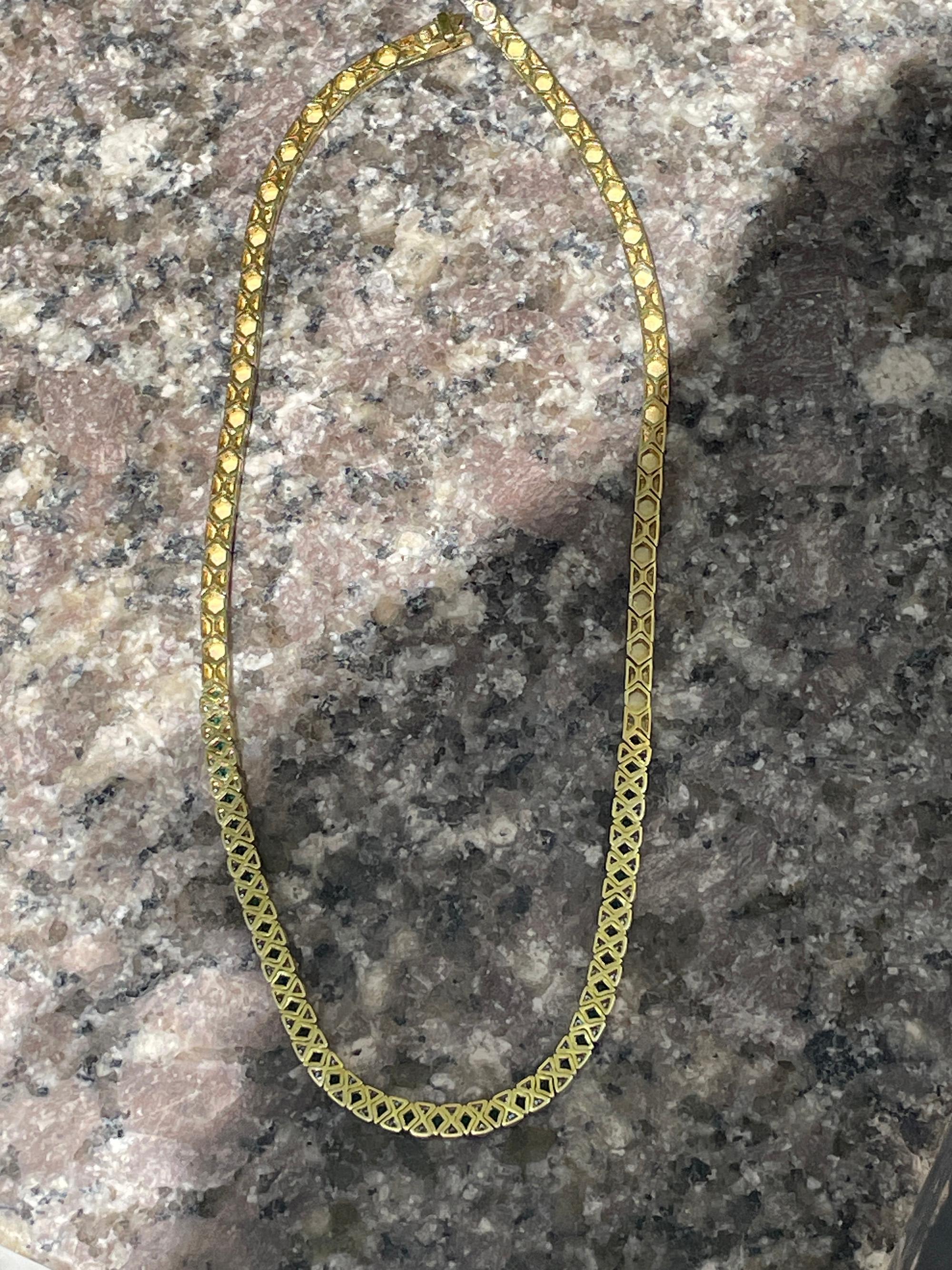 18K Gold Estate Vintage 4.43ctw Natural Emerald & Diamond Collar Necklace For Sale 12
