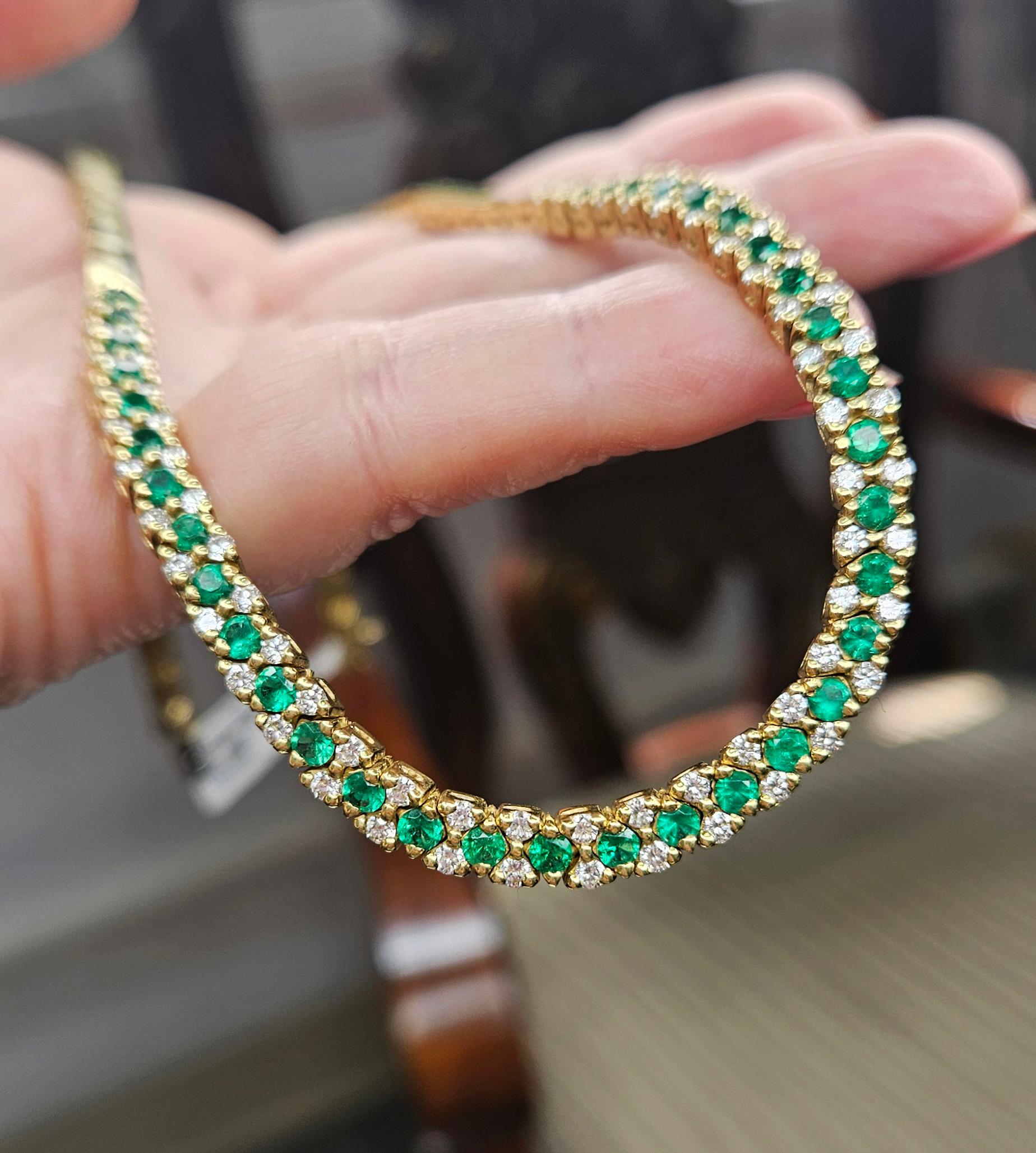 18K Gold Estate Vintage 4.43ctw Natural Emerald & Diamond Collar Necklace For Sale 6