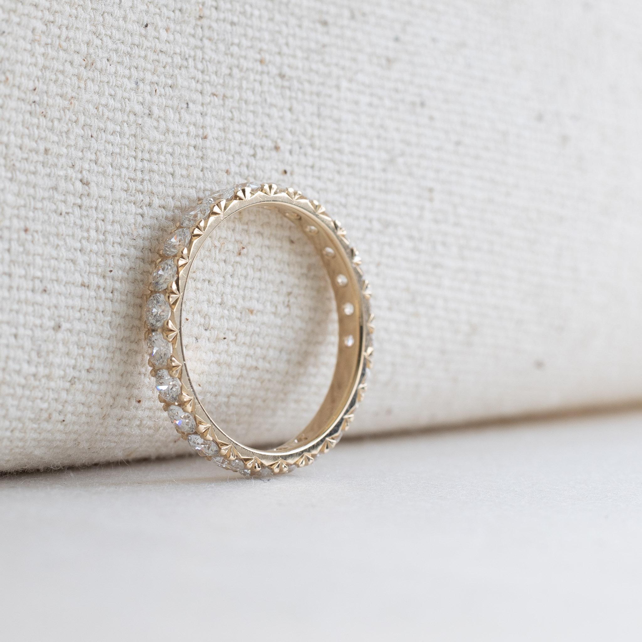 Round Cut 18k Gold Eternity Ring, French Pave Diamond Band For Sale