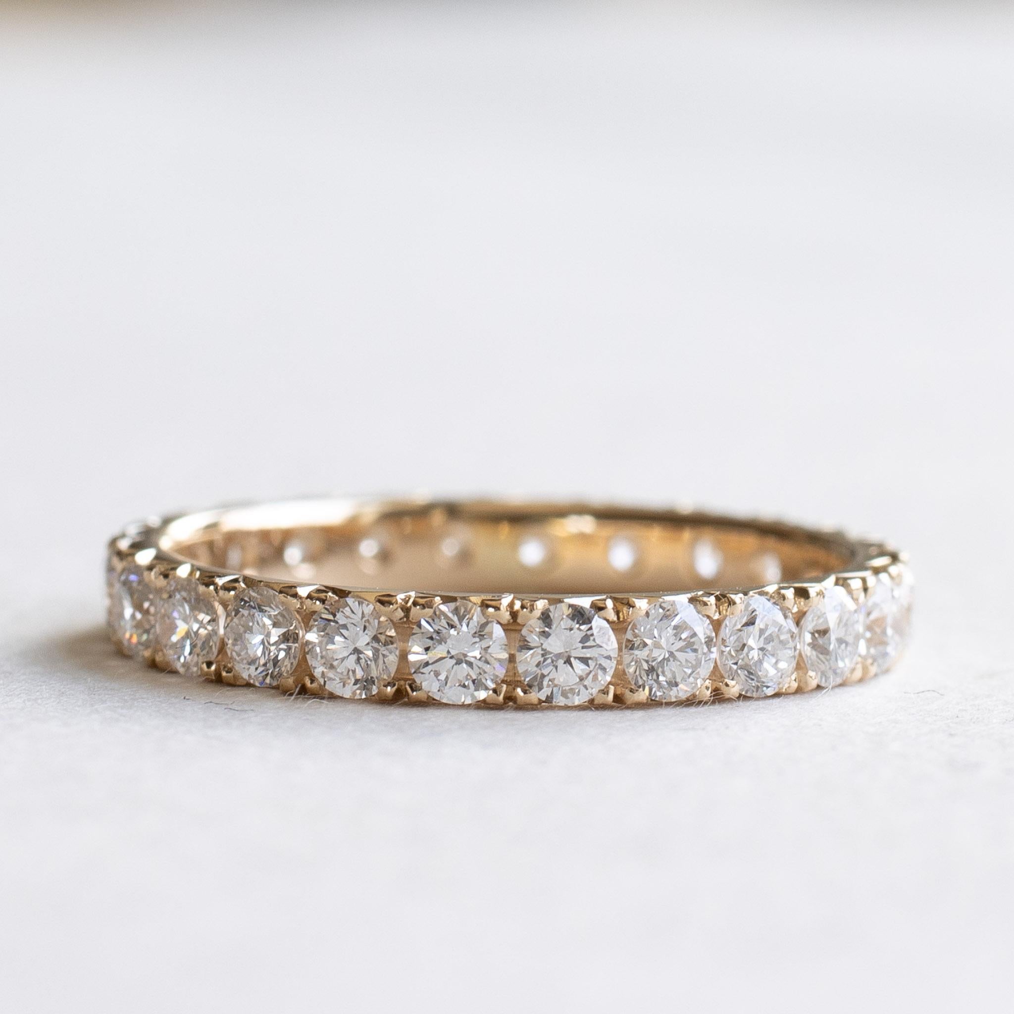 18k Gold Eternity Ring, French Pave Diamond Band In New Condition For Sale In Wallingford, CT