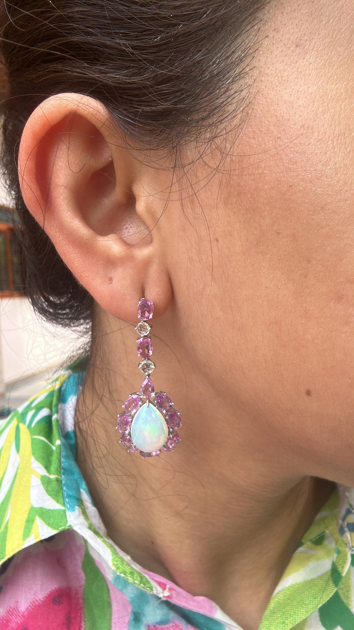 Chandelier-Ohrringe aus 18 Karat Gold, äthiopischen Opalen, rosa Ceylon-Saphiren und Diamanten im Angebot 4