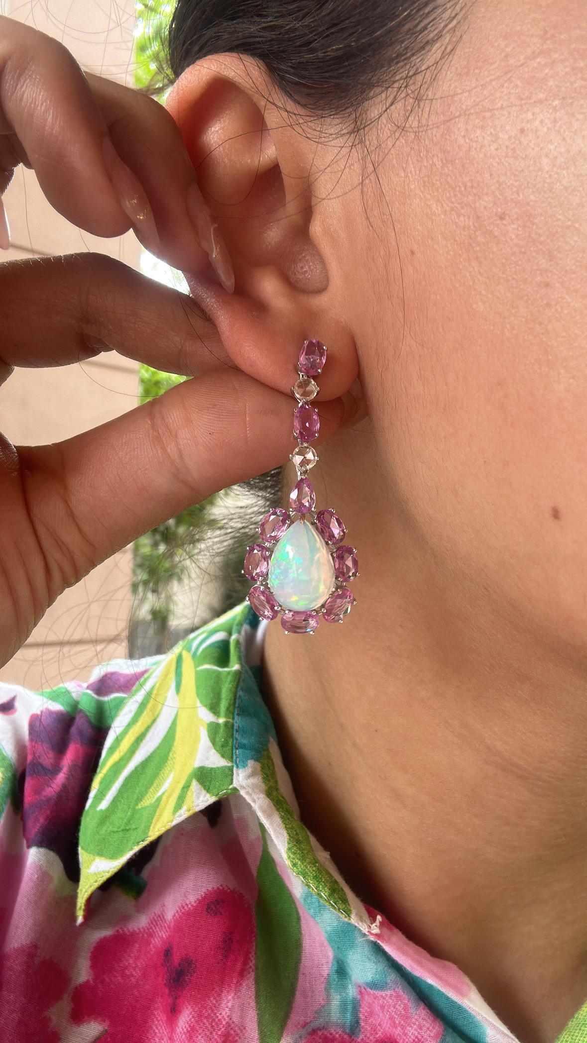 Chandelier-Ohrringe aus 18 Karat Gold, äthiopischen Opalen, rosa Ceylon-Saphiren und Diamanten im Angebot 1