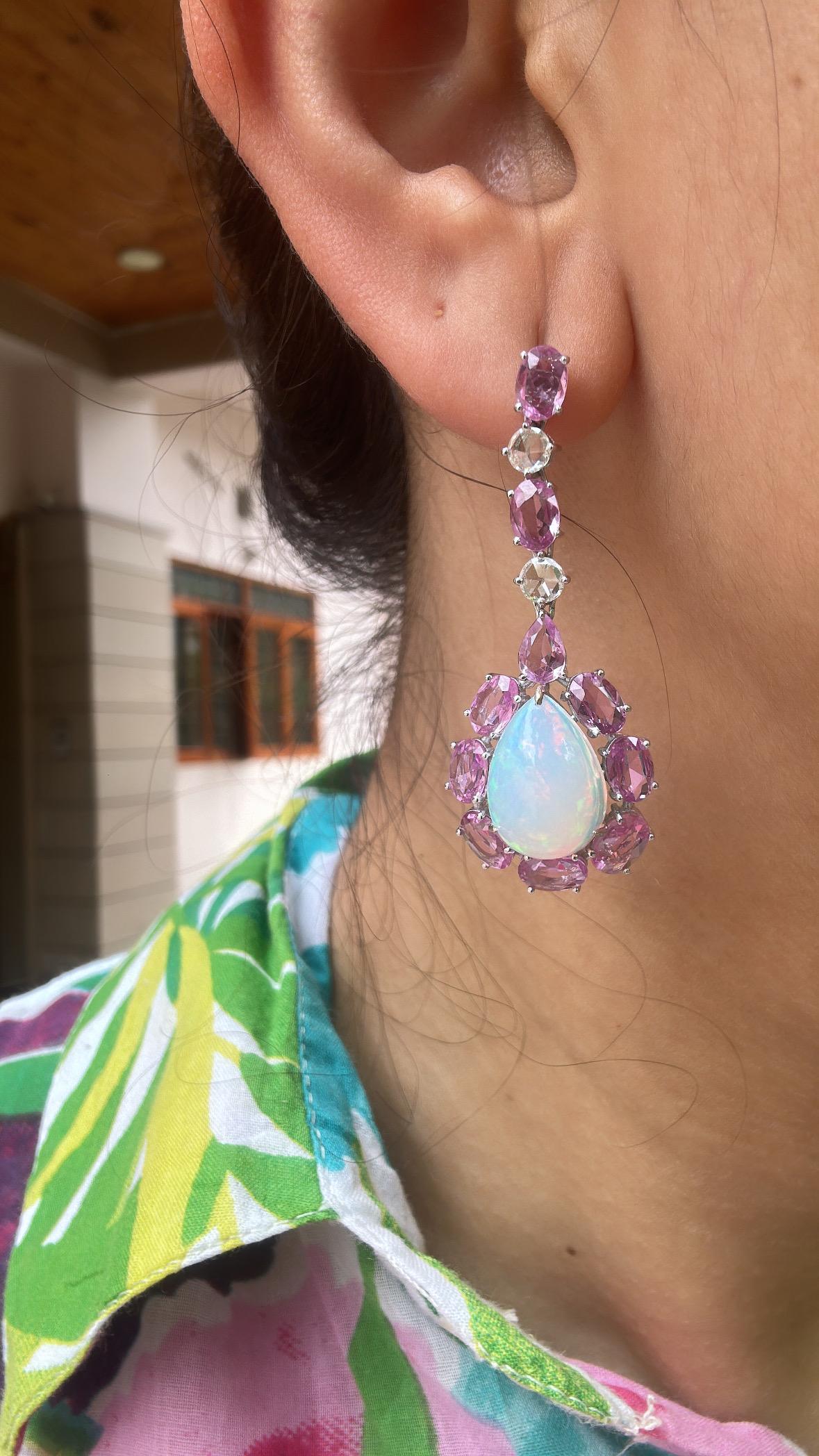 Chandelier-Ohrringe aus 18 Karat Gold, äthiopischen Opalen, rosa Ceylon-Saphiren und Diamanten im Angebot 3