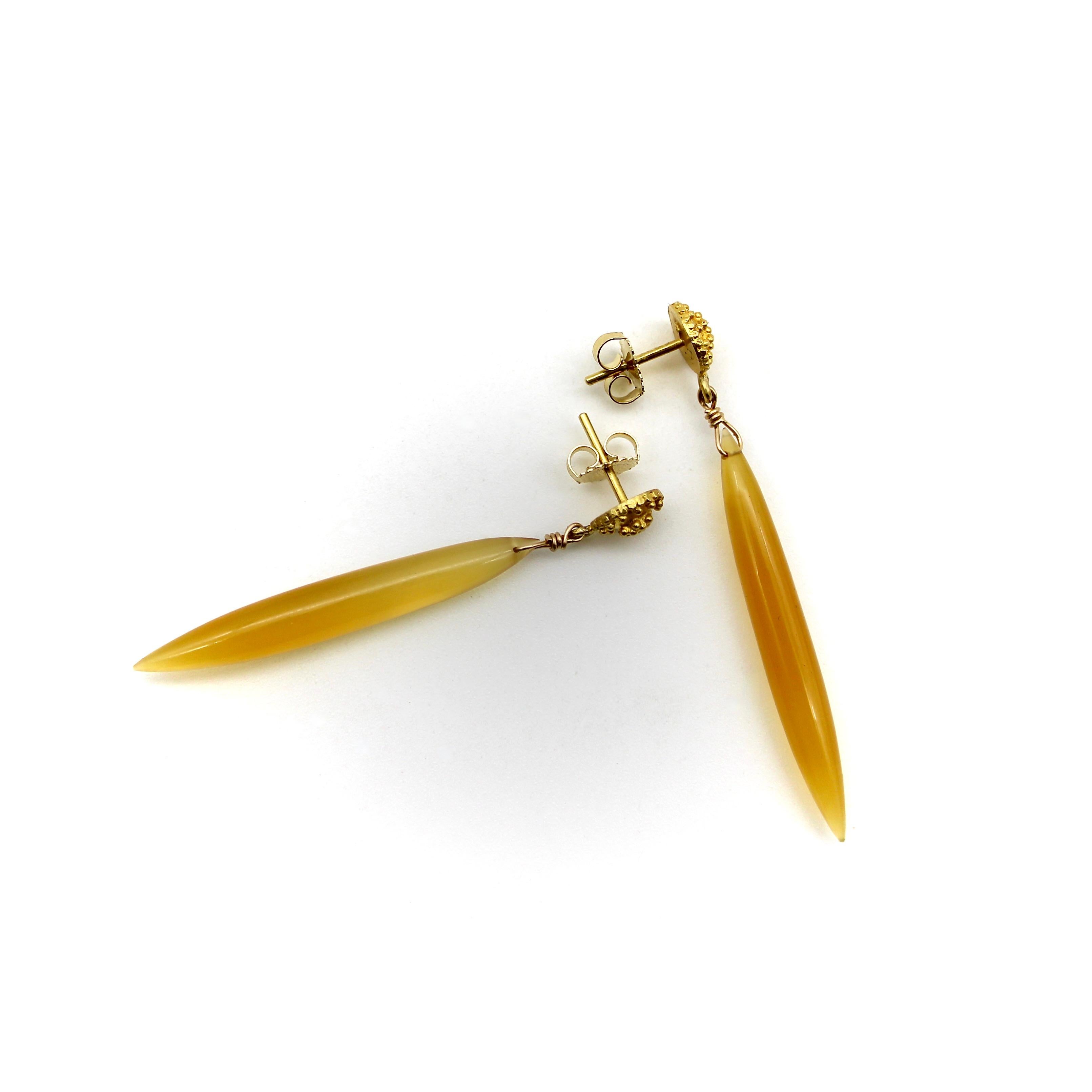 Bead 18K Gold Etruscan Revival Chalcedony Torpedo Drop Earrings For Sale