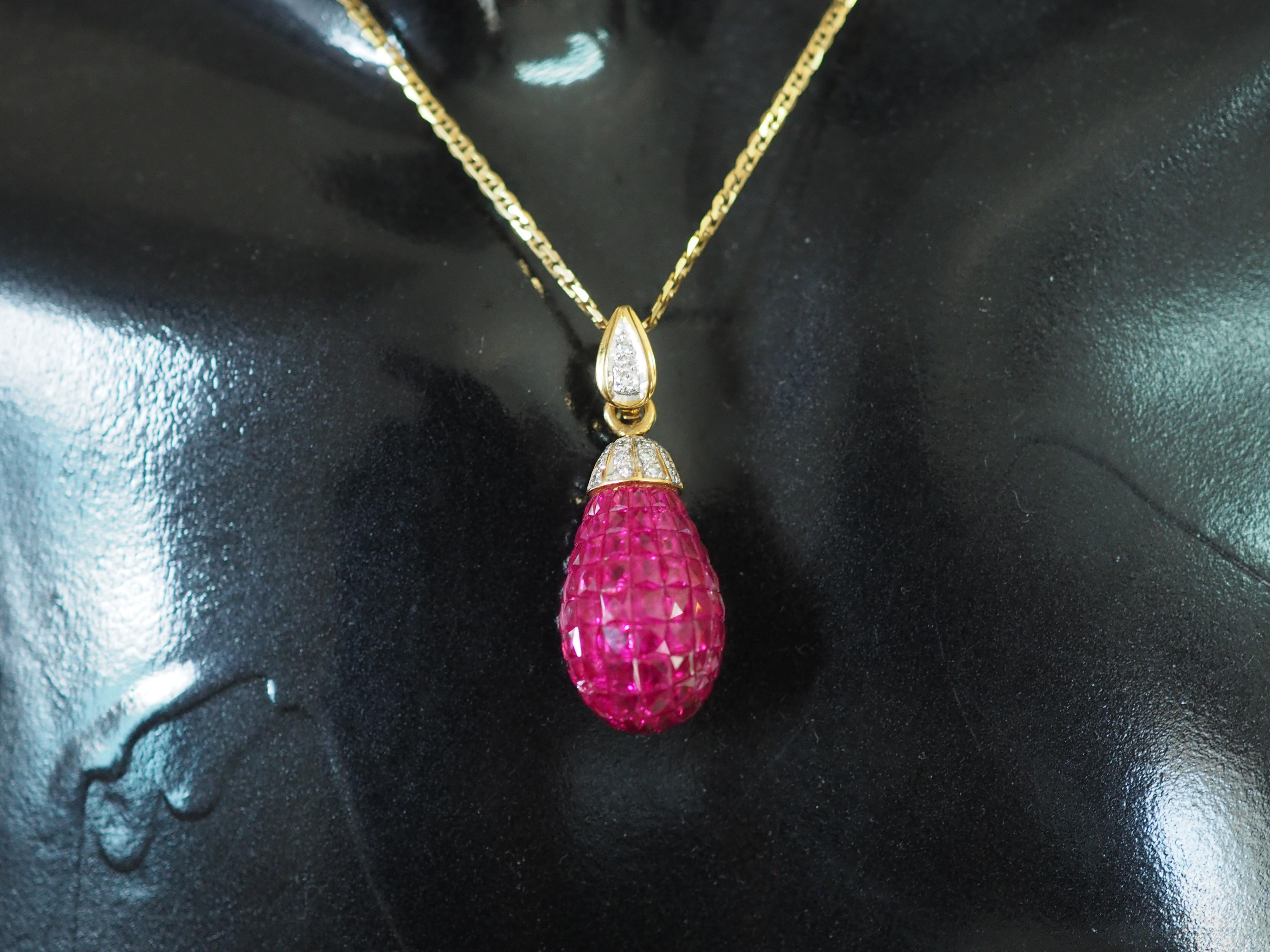 18 Karat Gold Faberge Rubin & Diamant Birnenförmiger Cluster-Anhänger Halskette + Kette im Zustand „Neu“ im Angebot in เกาะสมุย, TH