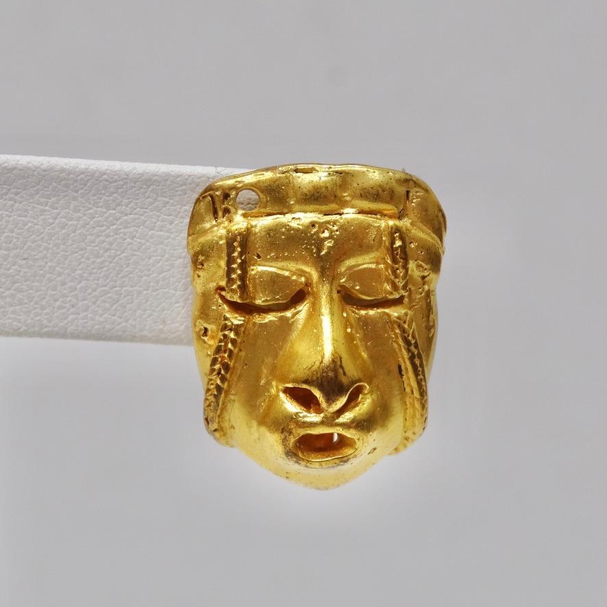 18K Gold Face Motif Stud Earrings In Good Condition For Sale In Scottsdale, AZ