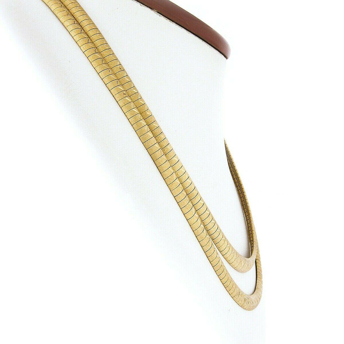 18k Gold Fancy Omega Matte Multi Strap Breites Armband & passendes Halskette Set (Retro) im Angebot