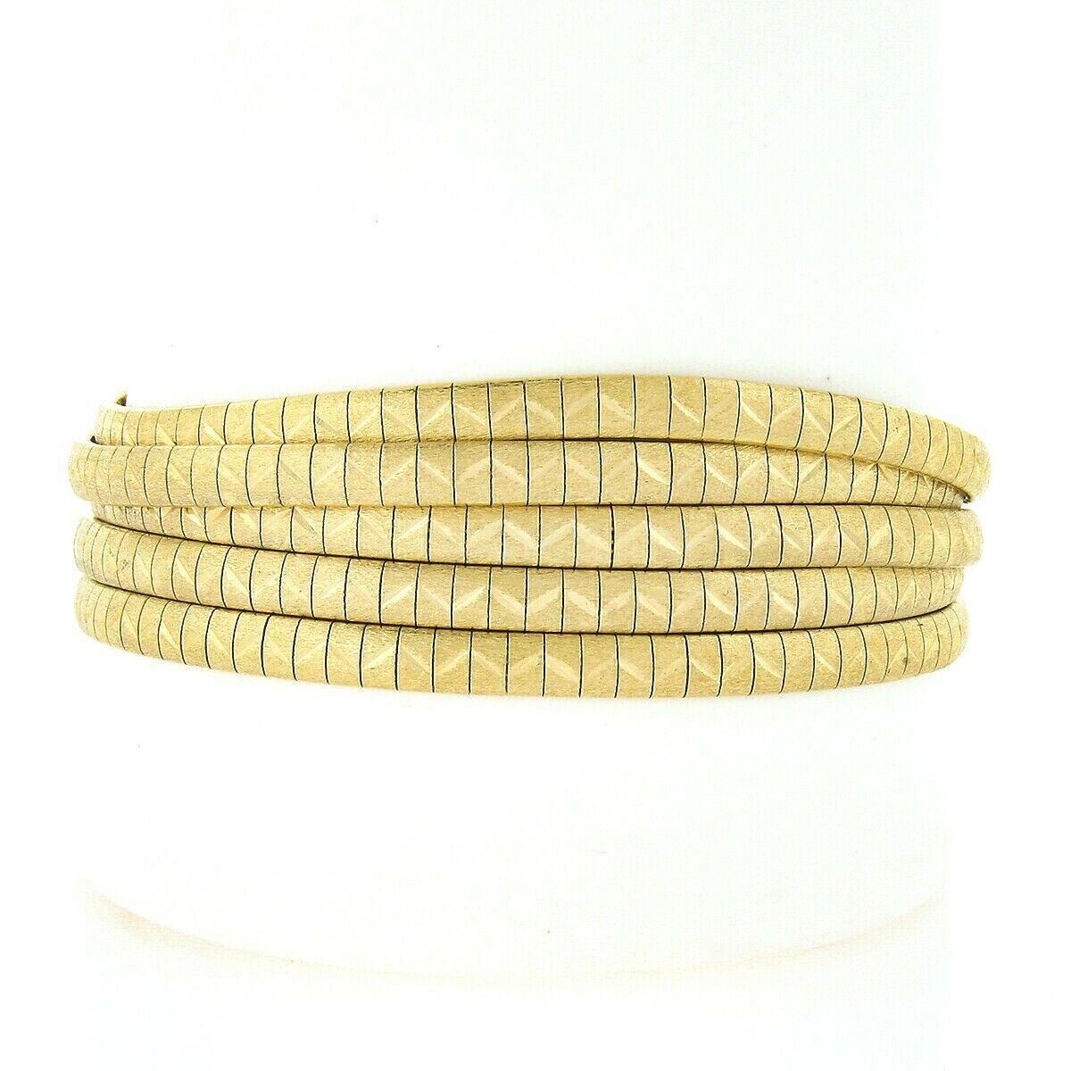 18k Gold Fancy Omega Matte Multi Strap Breites Armband & passendes Halskette Set für Damen oder Herren im Angebot