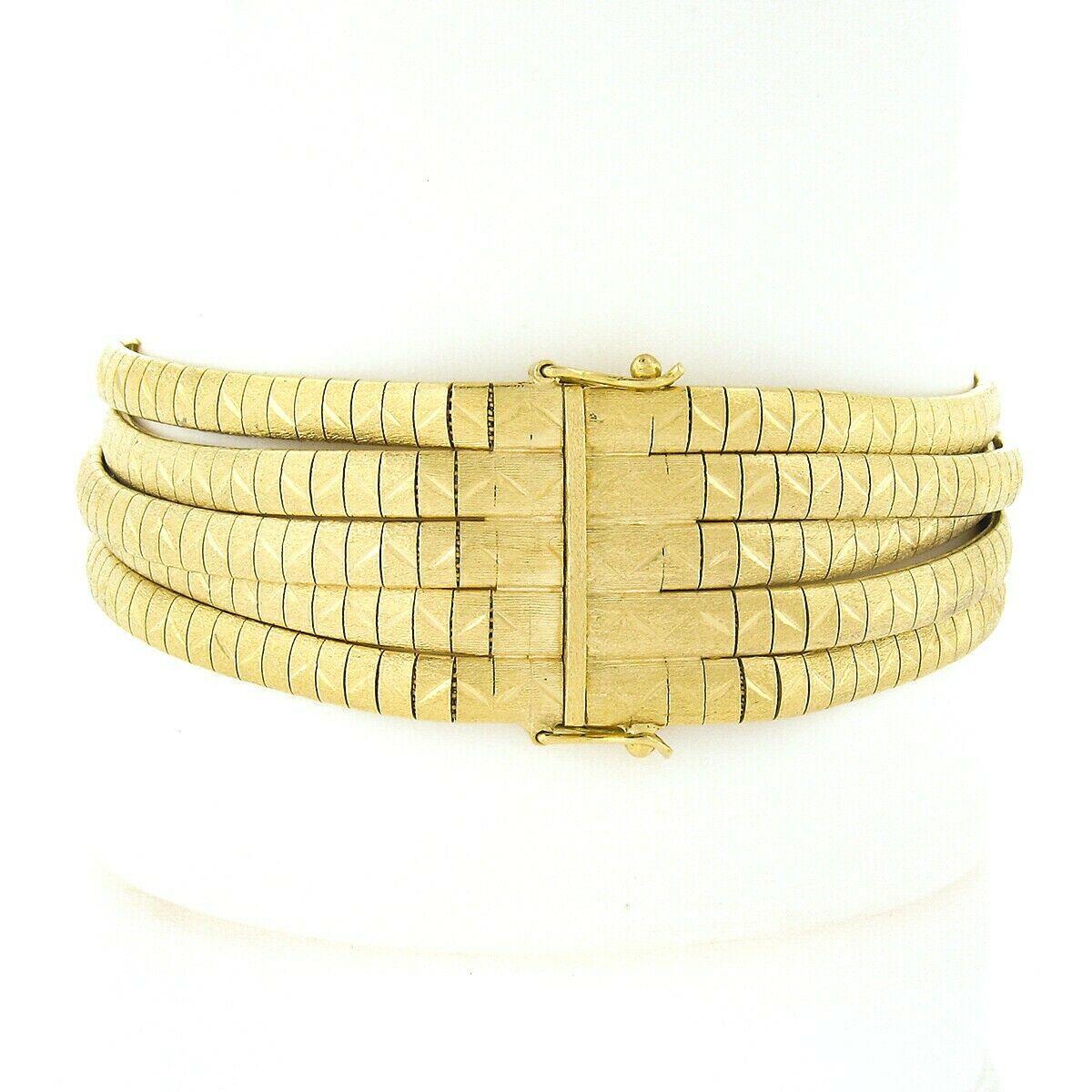 18k Gold Fancy Omega Matte Multi Strap Breites Armband & passendes Halskette Set im Angebot 1