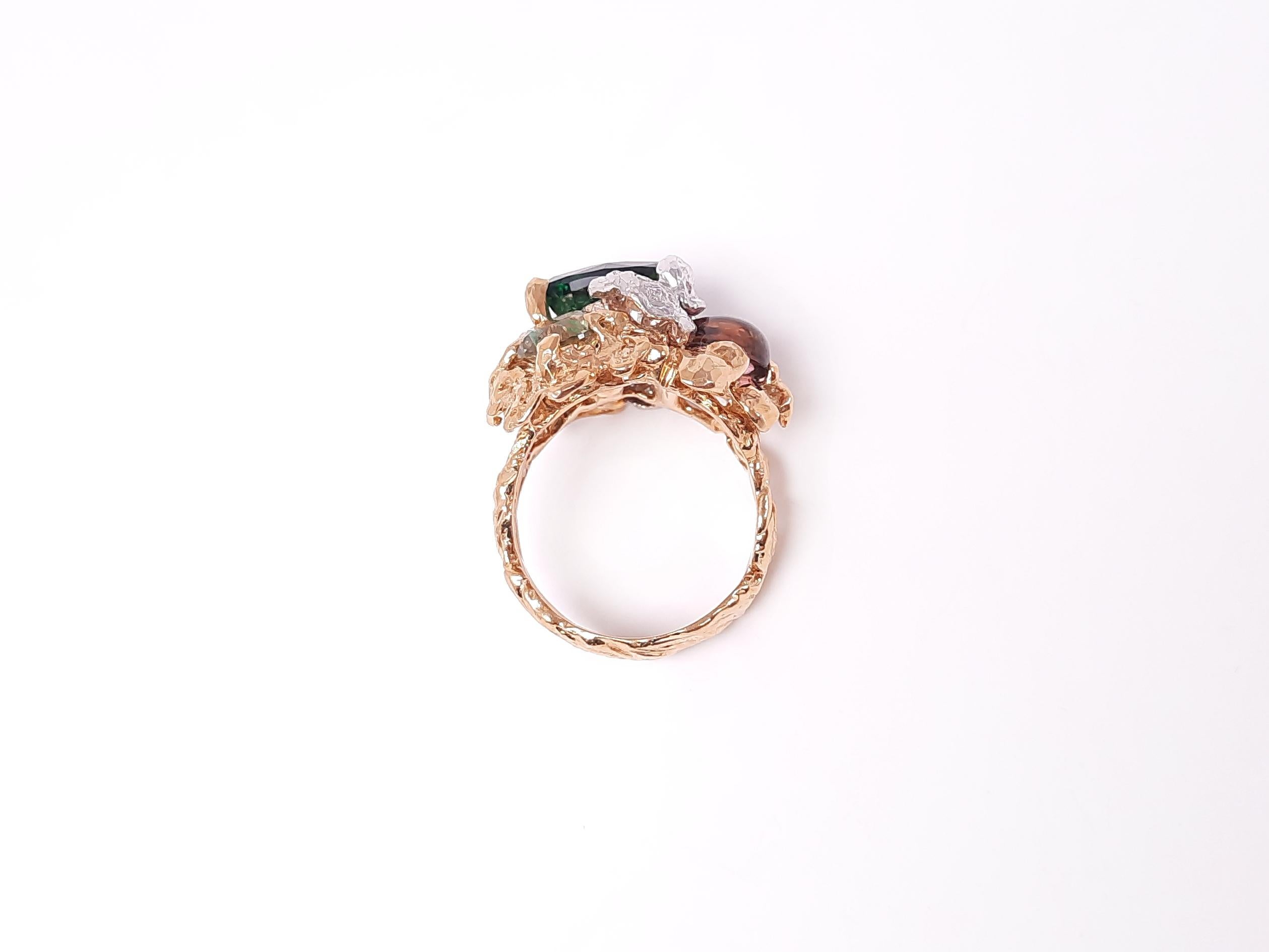 A mesmerising fusion of colour and artistry, this handmade ring from MOISEIKIN draws inspiration from Vincent van Gogh’s Impressionism, where vivid hues and organic forms create a sense of emotion. A captivative deep green tourmaline, a luscious