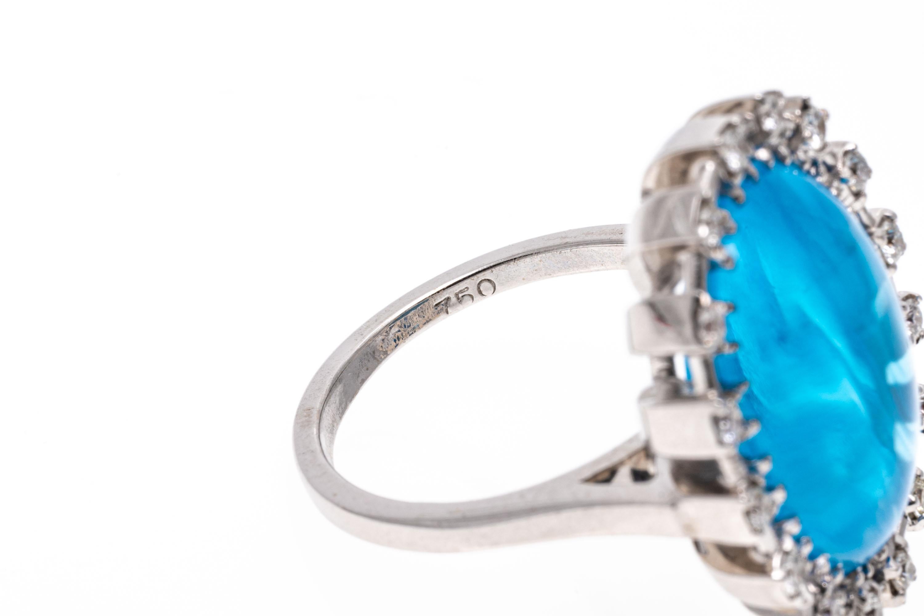 Bague en or 18k à halo de topazes bleues et de diamants contemporains de taille fantaisie Bon état - En vente à Southport, CT