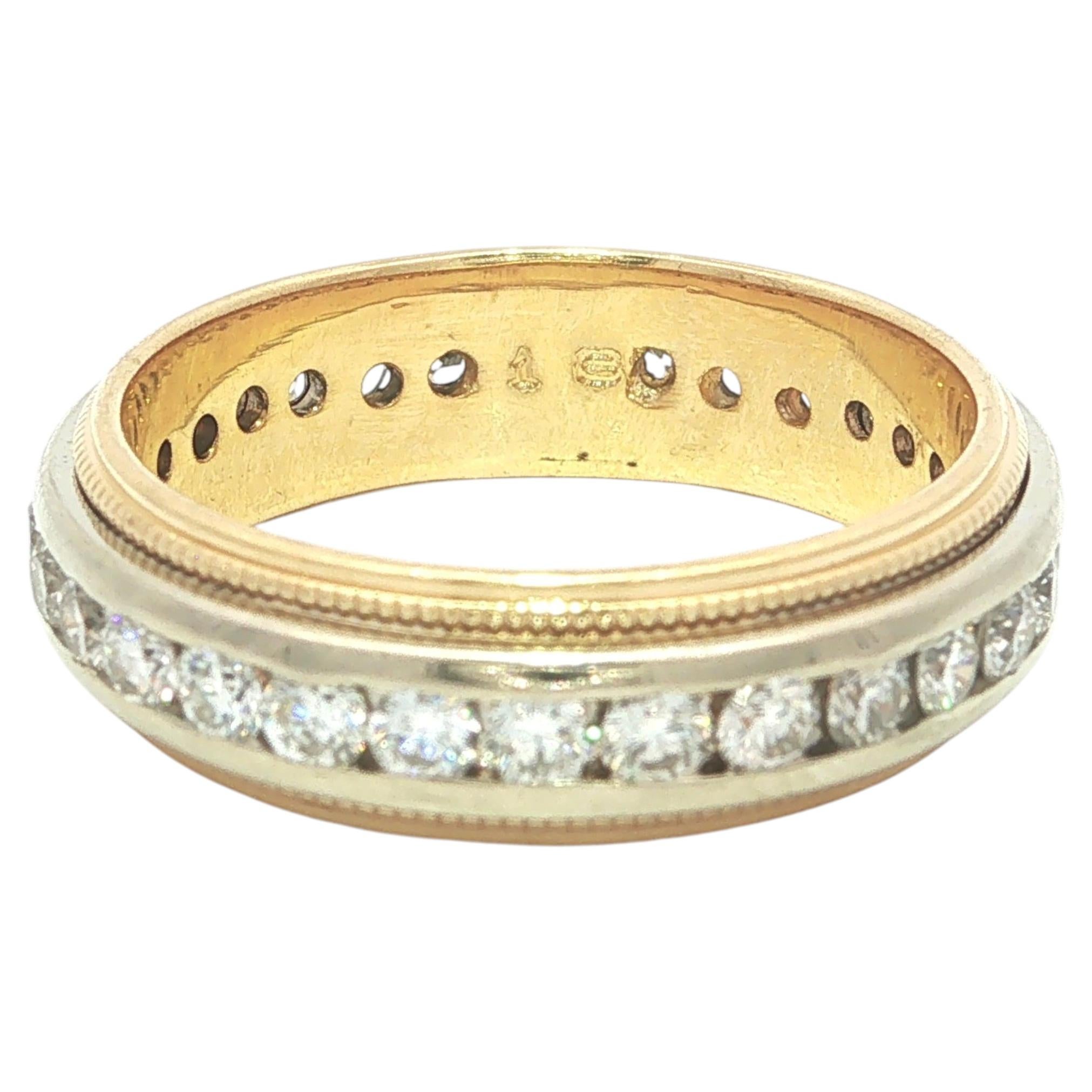 Fede nuziale “Eternity” in oro 18 carati con diamanti G VS incastonati a canale e finitura milgrain, misura 7