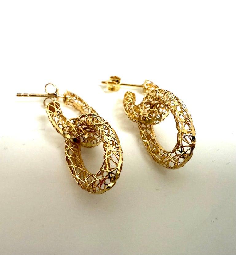 Orecchini Looping in filigrana d'oro 18 carati Alla maniera di Buccellati in vendita 2