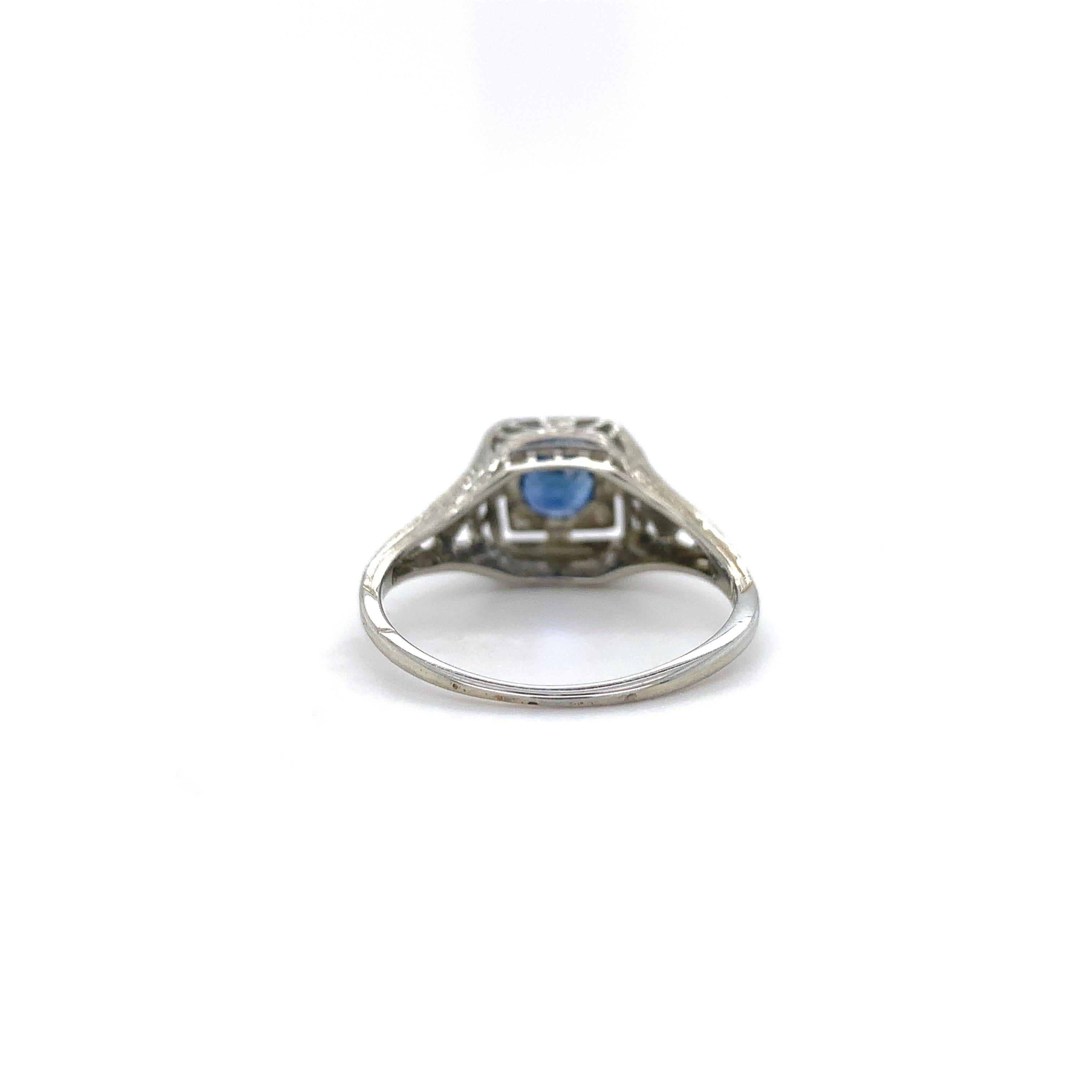 18K gold Filigree Ring with .57ct Sapphire Art Deco In Good Condition For Sale In Big Bend, WI