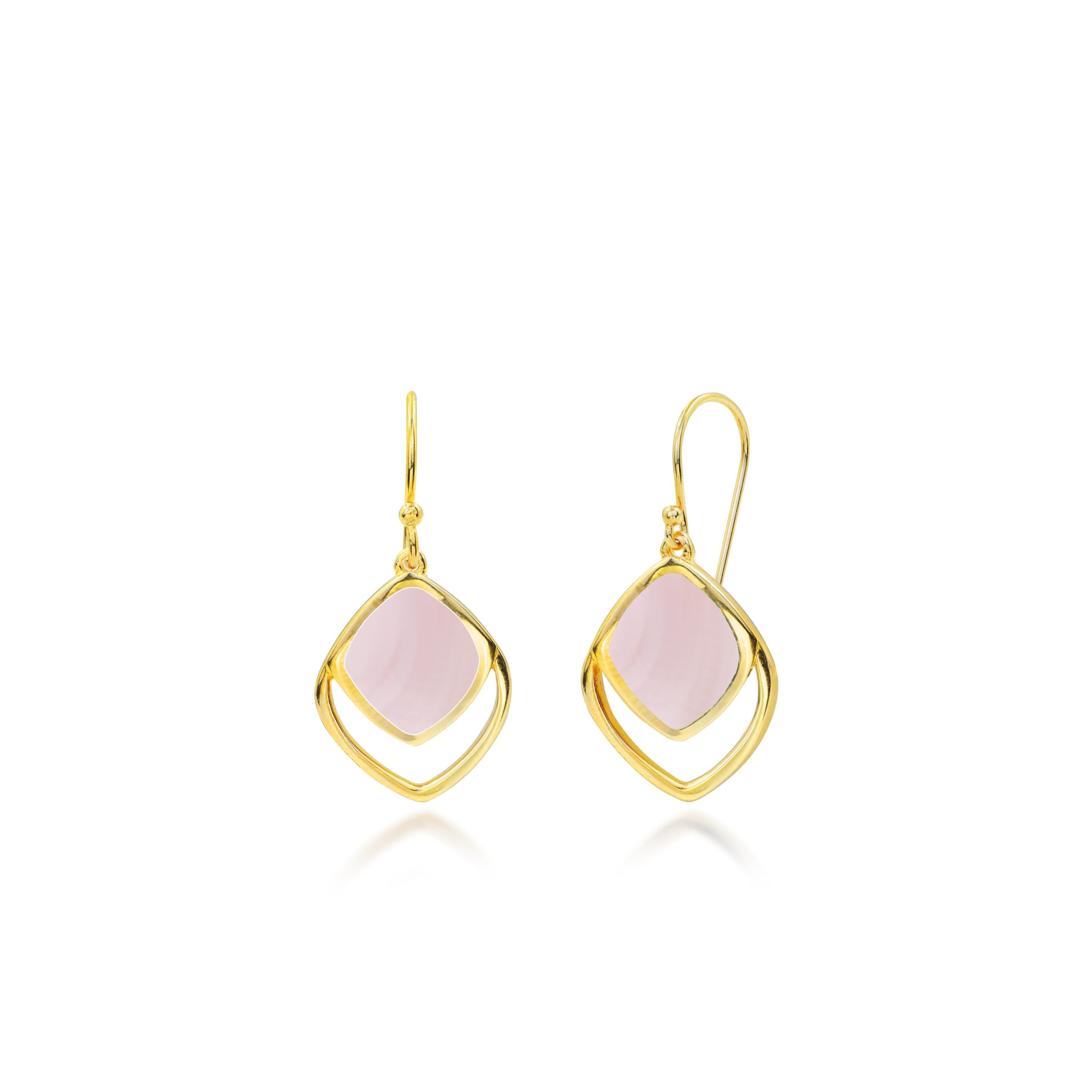 Non taillé Boucles d'oreilles pendantes géométriques en or 18k avec abalone MOP, coquillage rose, onyx noir. en vente