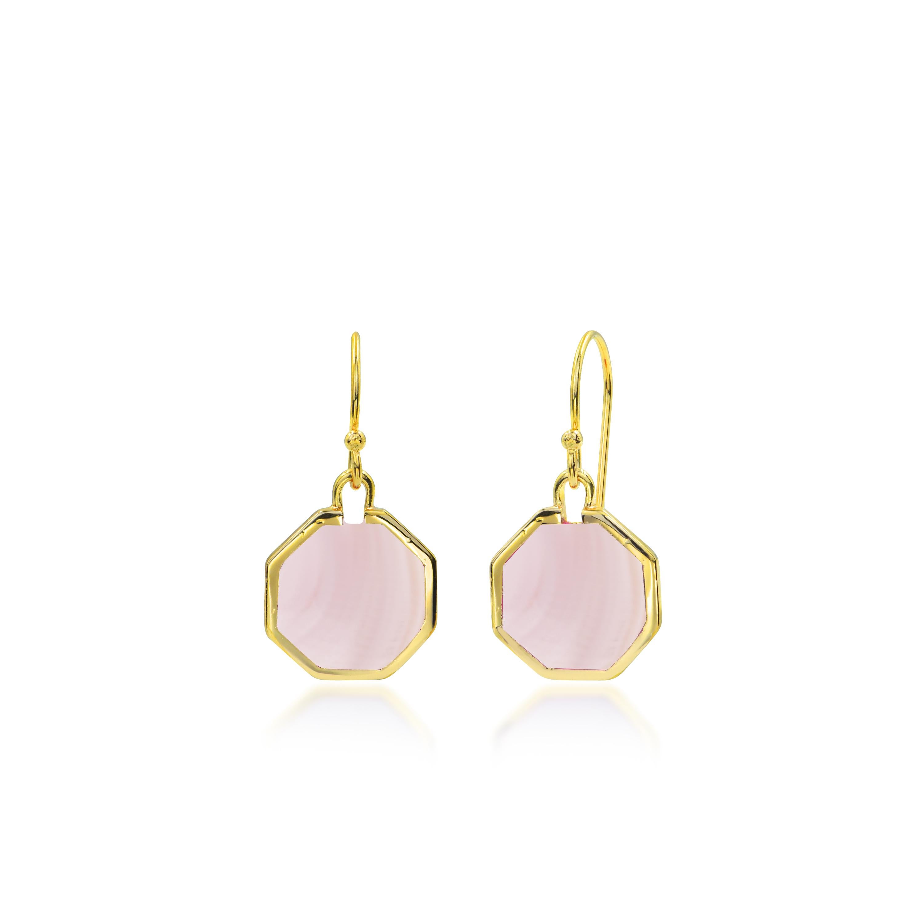 Boucles d'oreilles pendantes géométriques en or 18k avec abalone MOP, coquillage rose, onyx noir. Unisexe en vente
