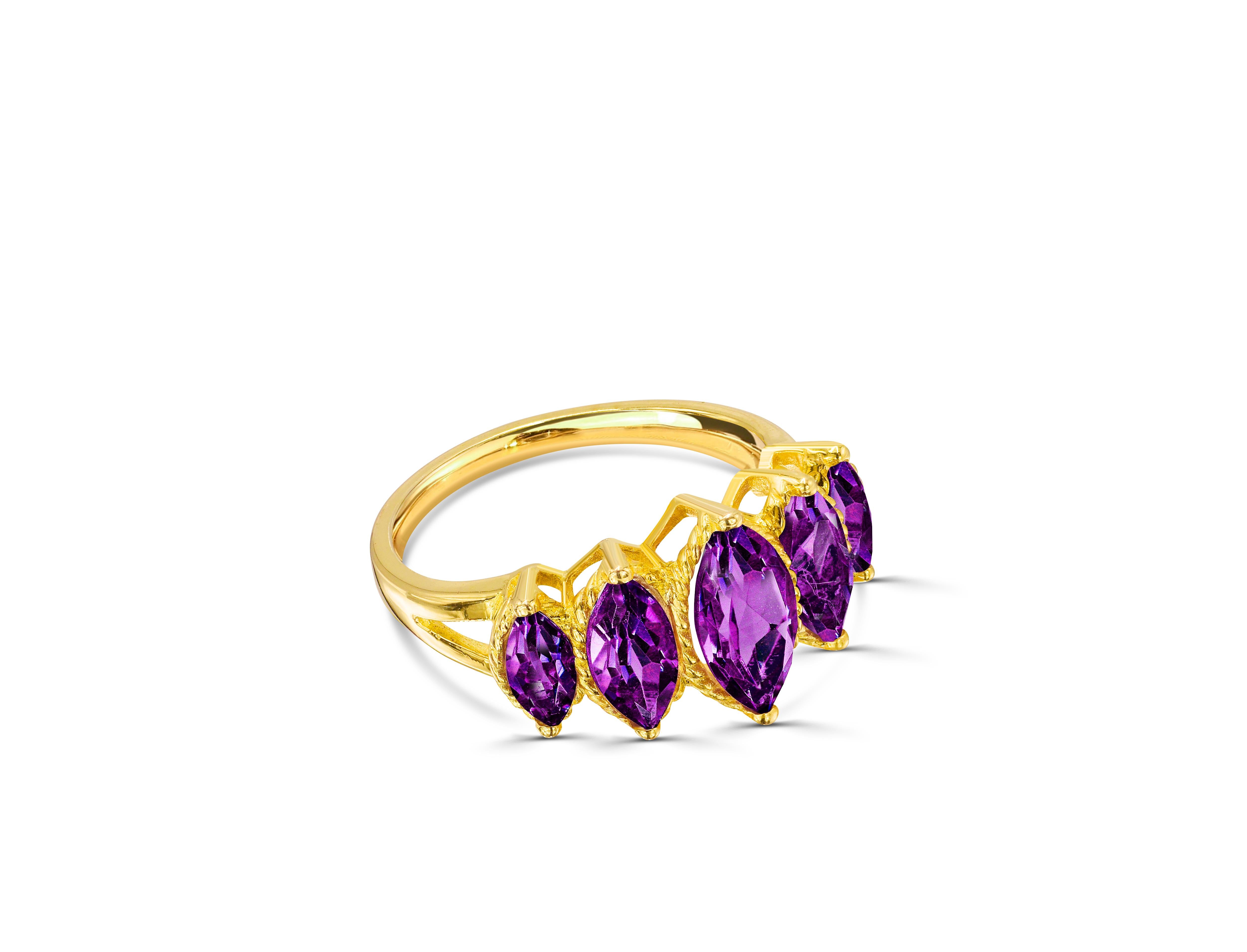 En venta: Anillo de Esmeralda, Rubí y Zafiro de Laboratorio relleno de Oro de 18K  2