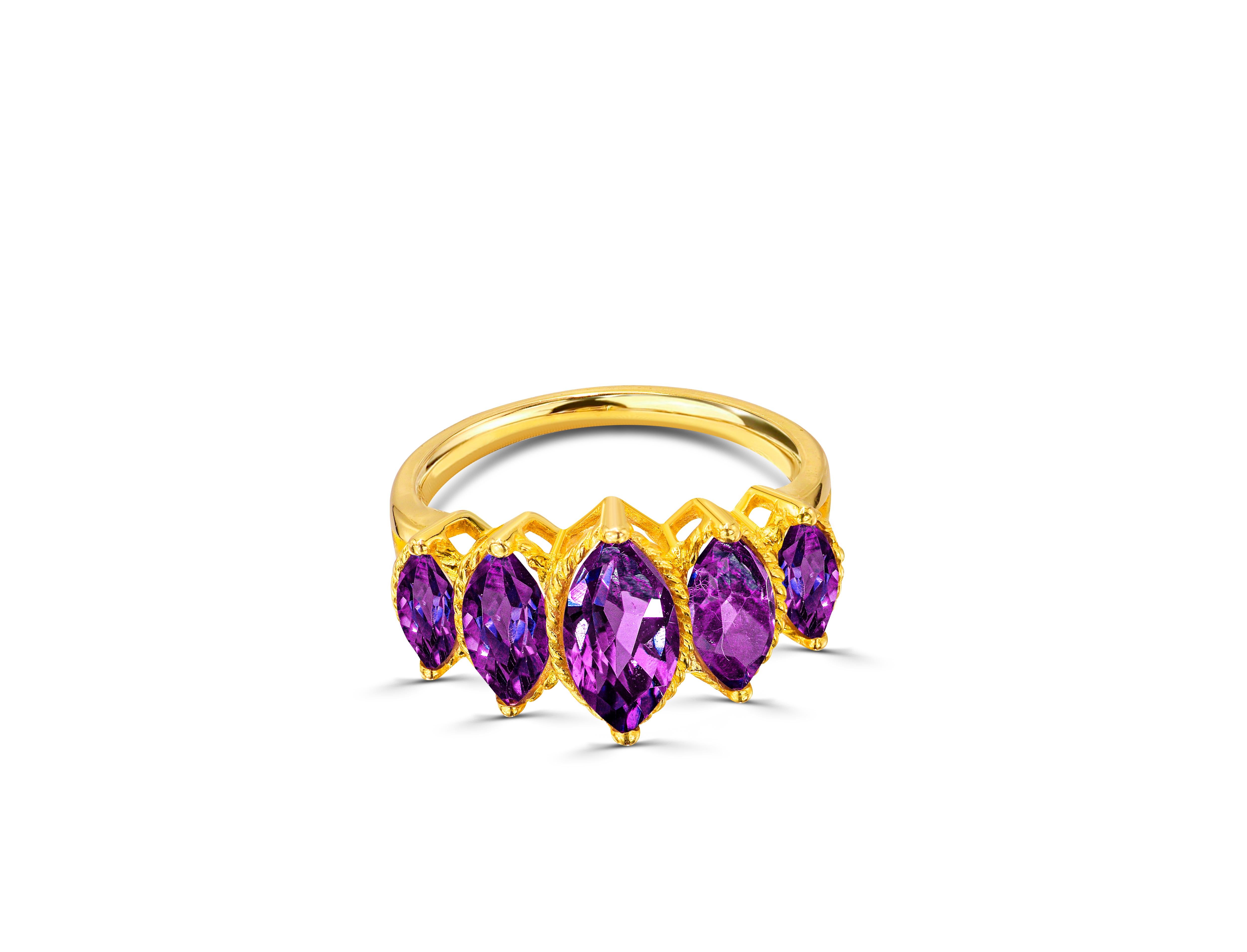 En venta: Anillo de Esmeralda, Rubí y Zafiro de Laboratorio relleno de Oro de 18K  3