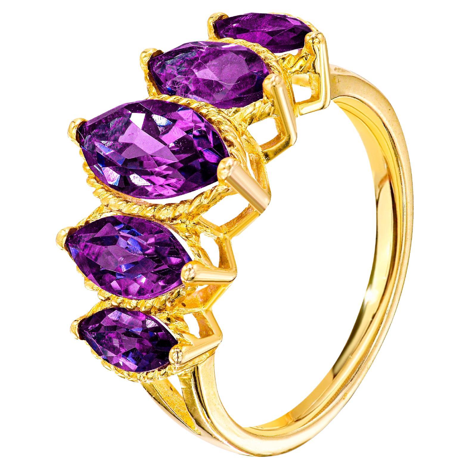En venta: Anillo de Esmeralda, Rubí y Zafiro de Laboratorio relleno de Oro de 18K