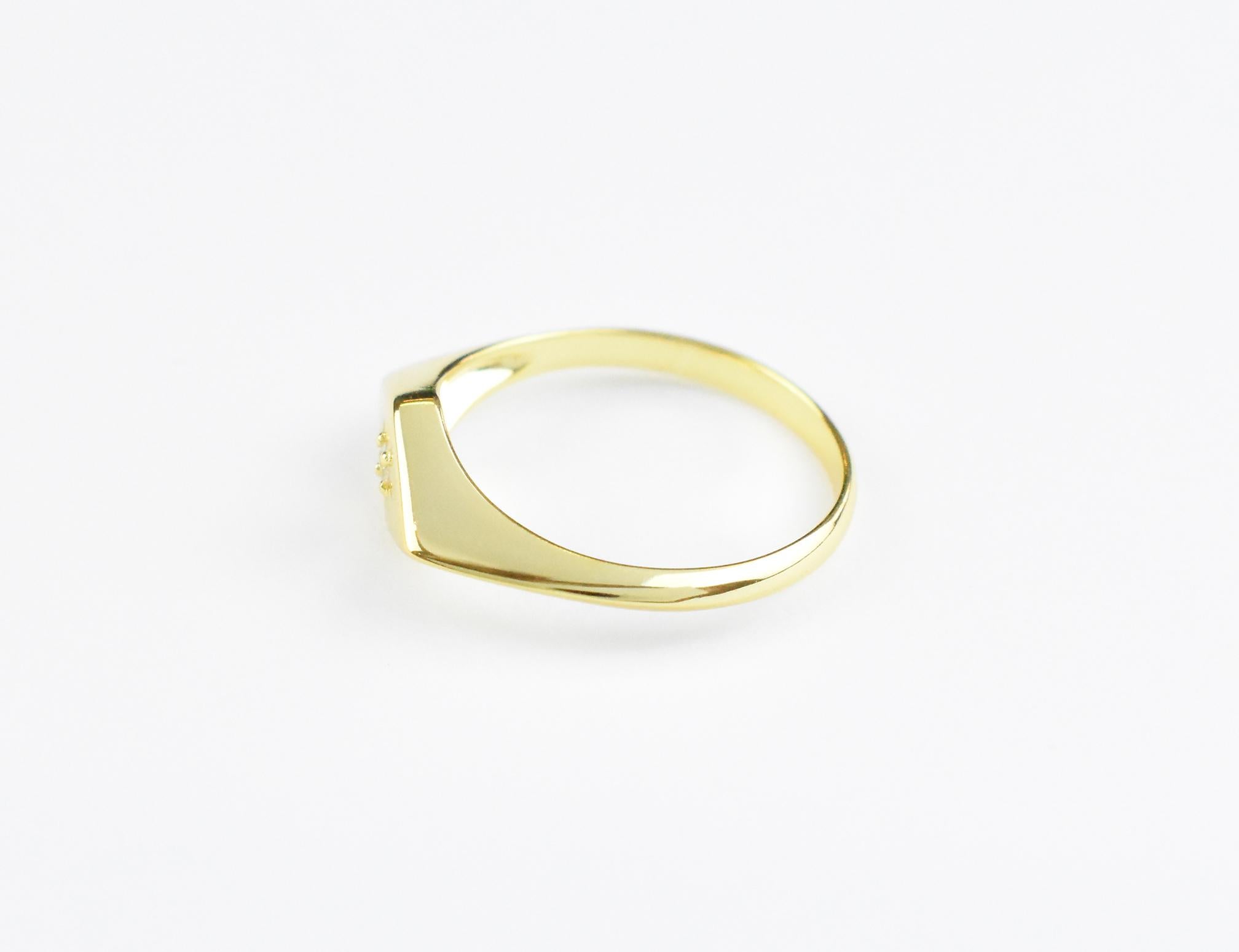 For Sale:  18K Gold Filled Natural 0.03 Carat Diamond Diamond Shape Signet Ring 5