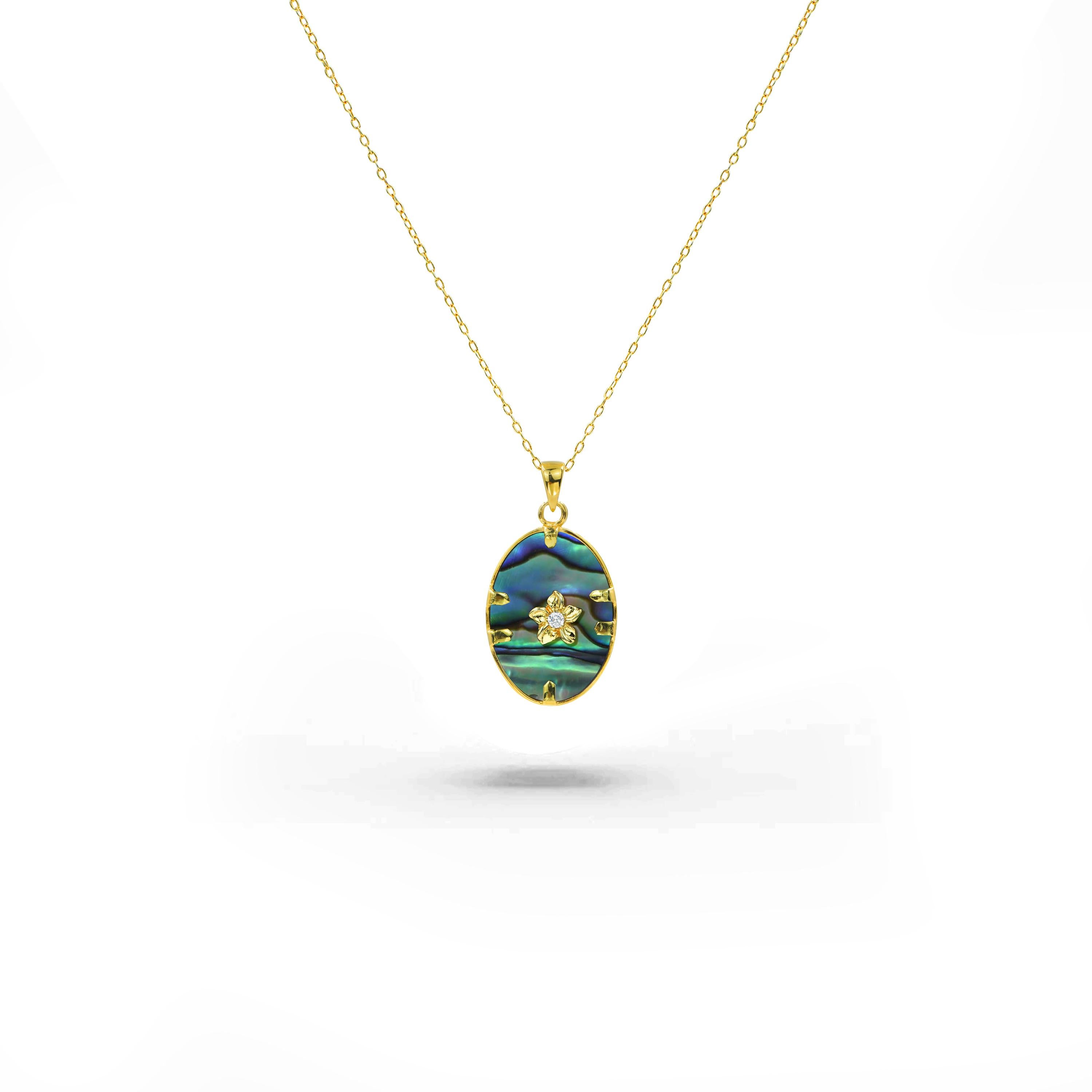 Unsere außergewöhnliche Halskette mit 18 Karat Goldfüllung ist eine Verkörperung von Eleganz, die den Glanz von Edelsteinen Ihrer Wahl mit der zeitlosen Anziehungskraft natürlicher Diamanten nahtlos verbindet. Dieses fesselnde Stück zeugt von