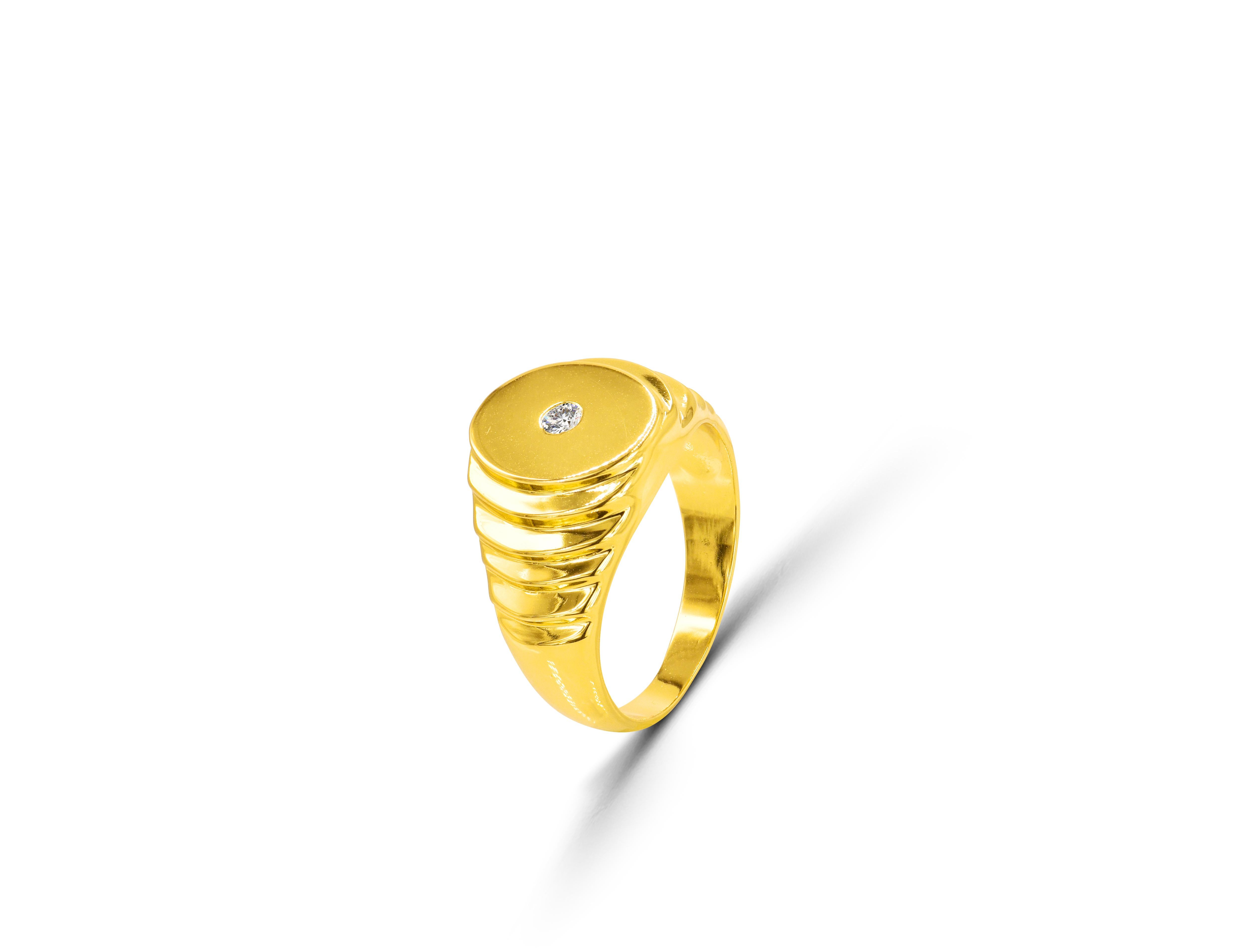 For Sale:  18K Gold filled Signet ring with 0.06 Carat Natural Diamond 2