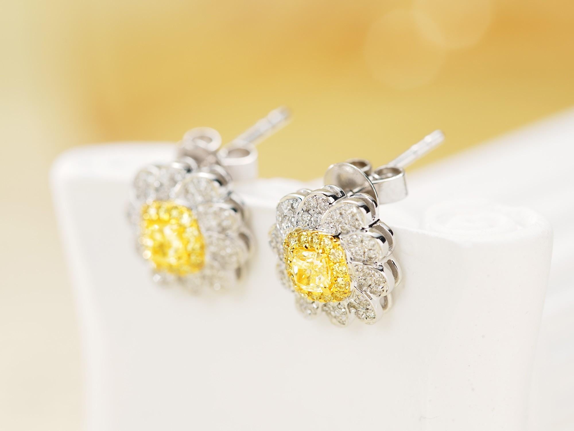 18K Gold Floral Cushion-Cut Stud Earrings with Natural Yellow Diamonds In New Condition For Sale In Hong Kong, HK