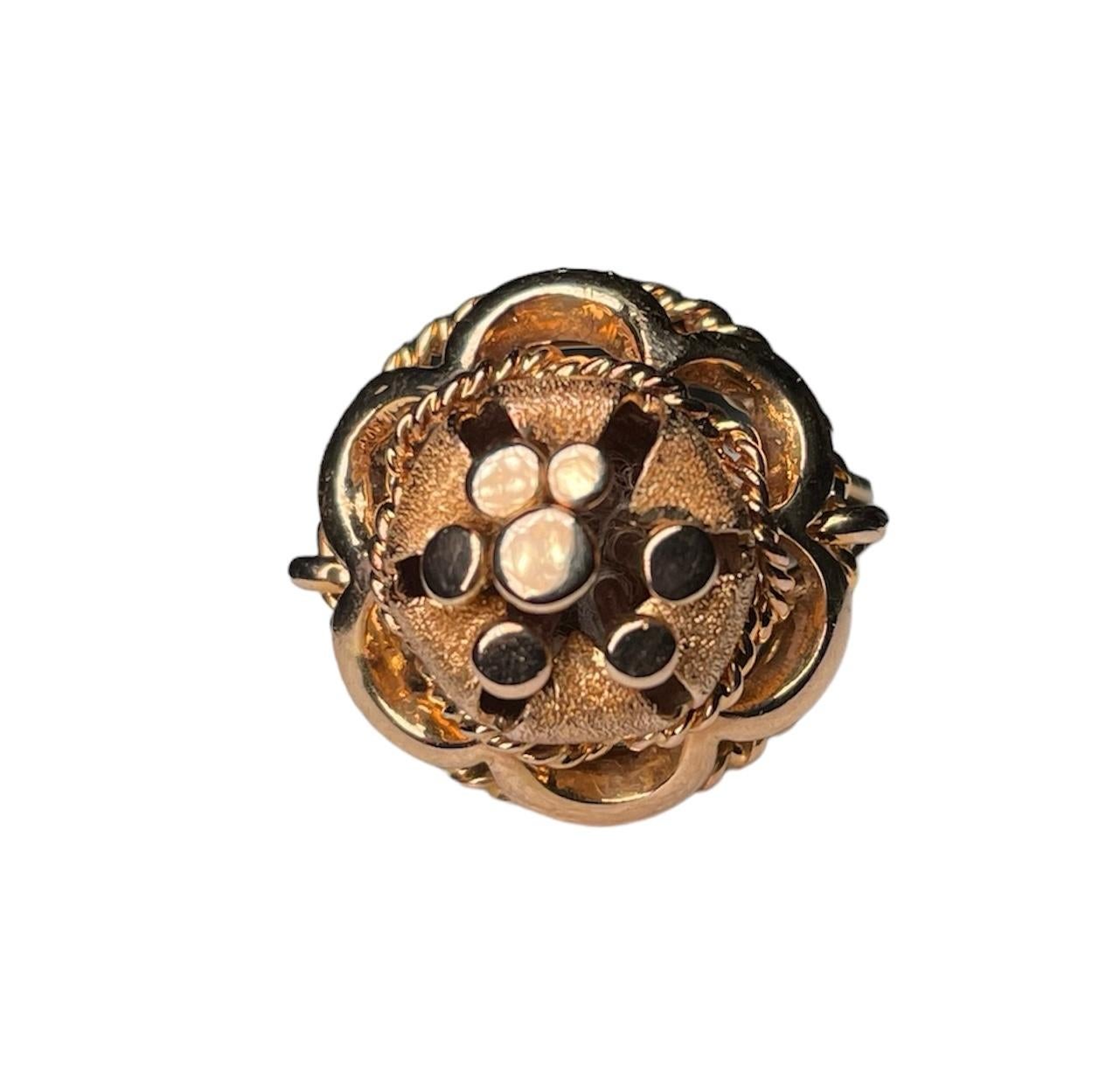 18K Gold Flower Cocktail Ring For Sale 10