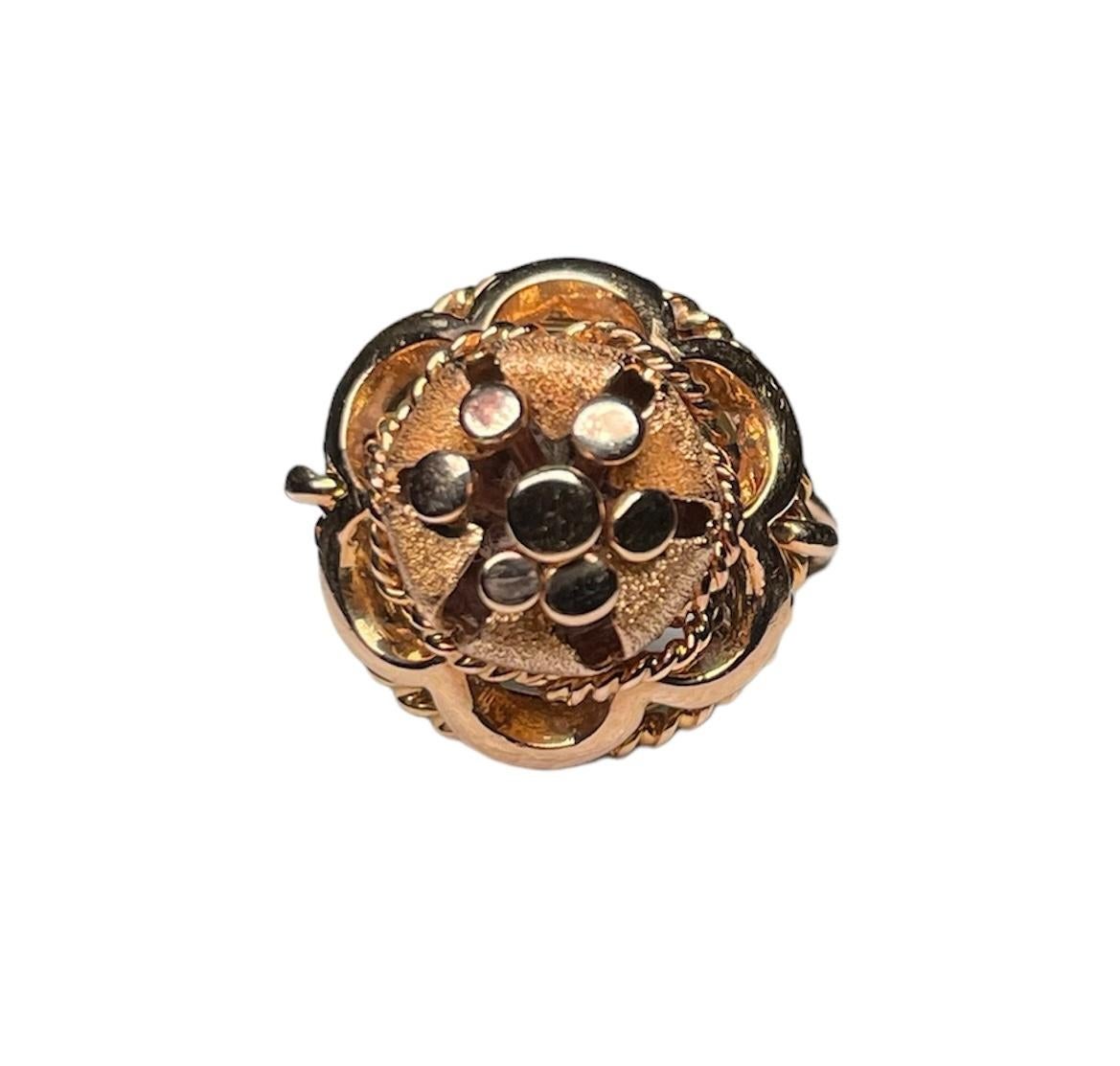 18K Gold Flower Cocktail Ring For Sale 12