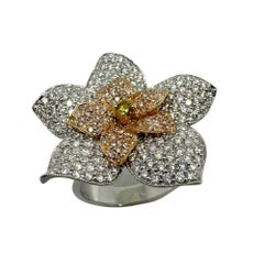 18K Gold Flower Diamond Cocktail Ring – White, Pink & Yellow Diamonds