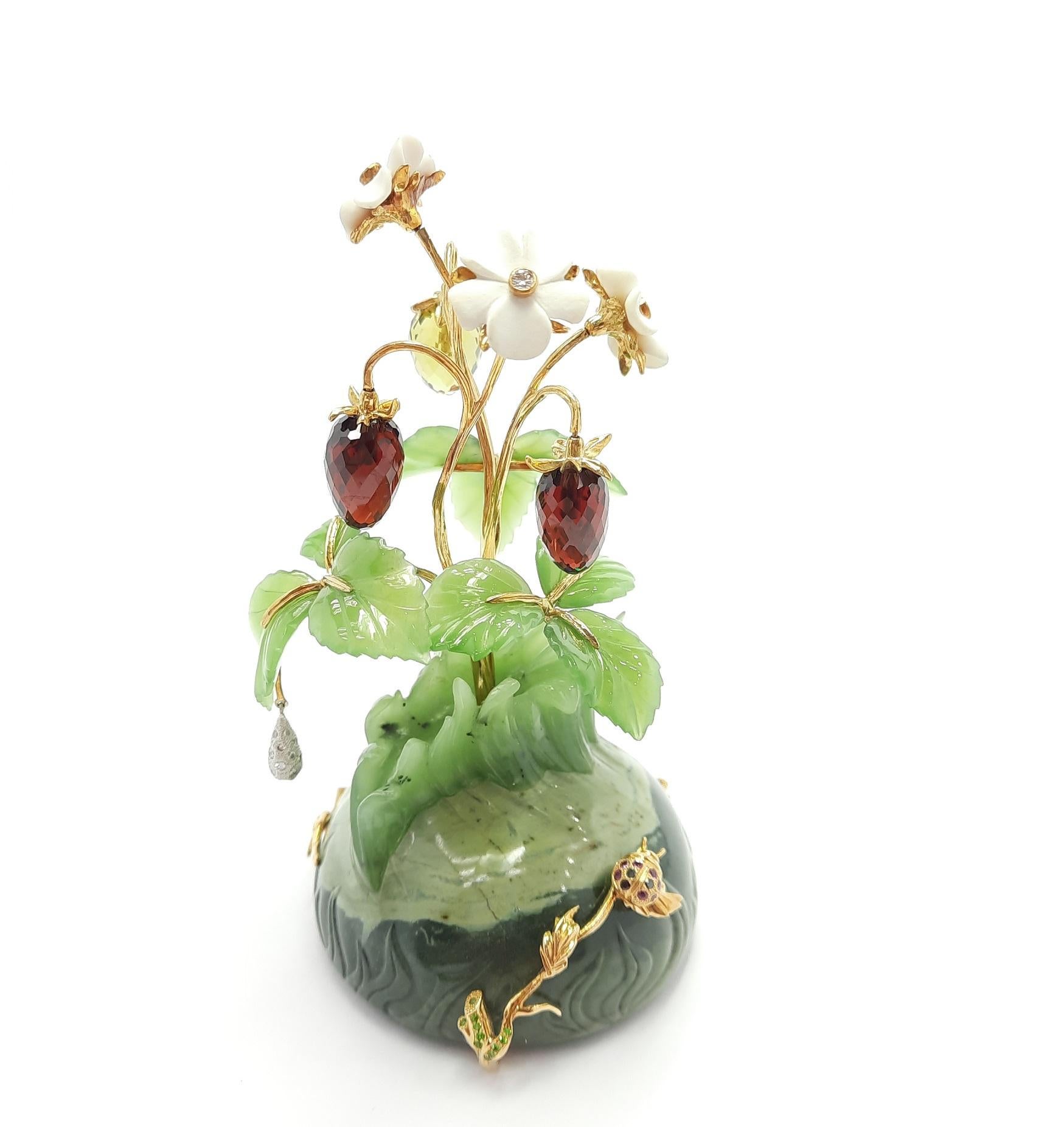 Contemporary 18 Karat Gold Flower Miniature Precious Berries by MOISEIKIN For Sale