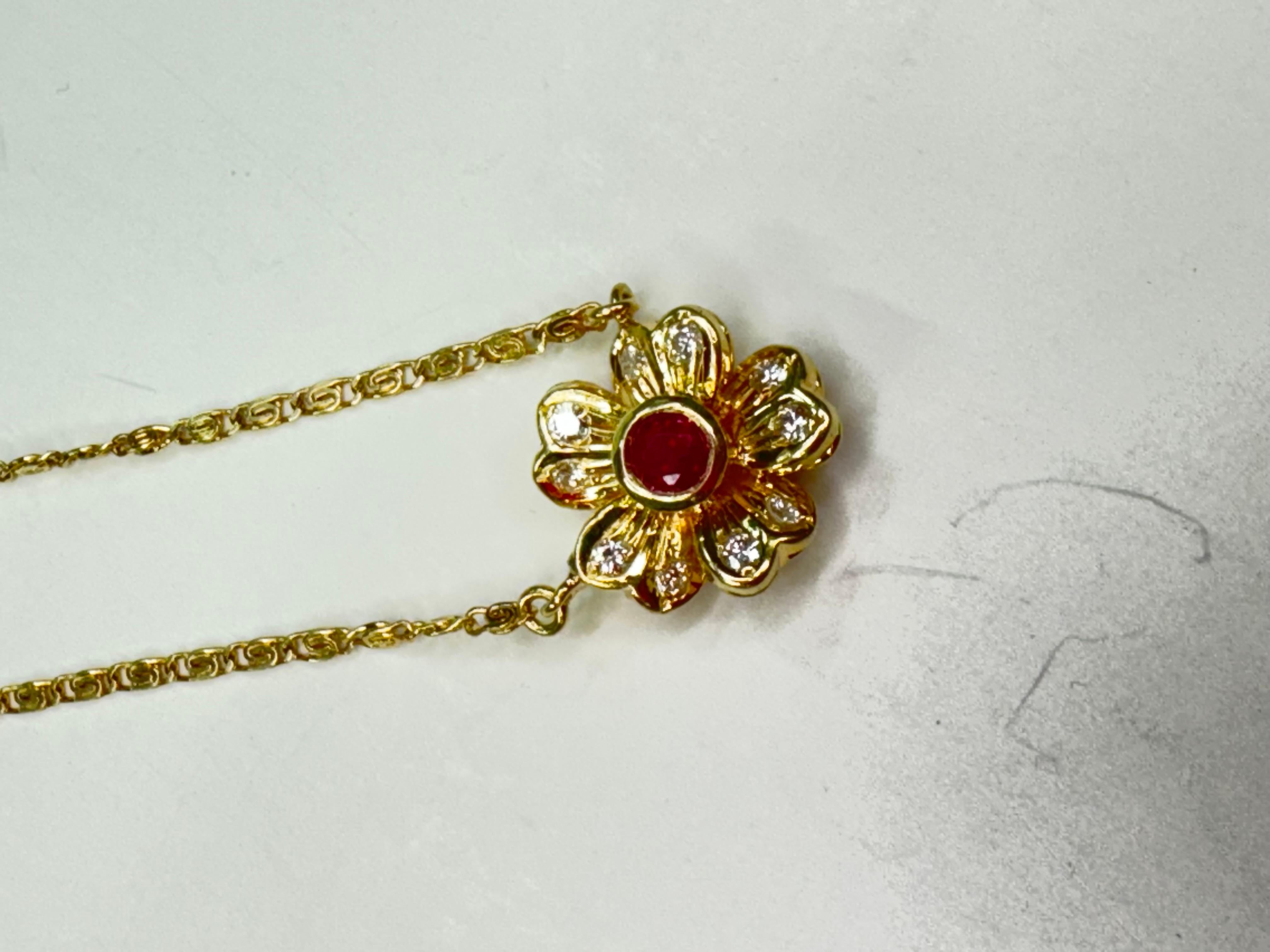 Taille ronde Collier de fleurs en or 18K en vente