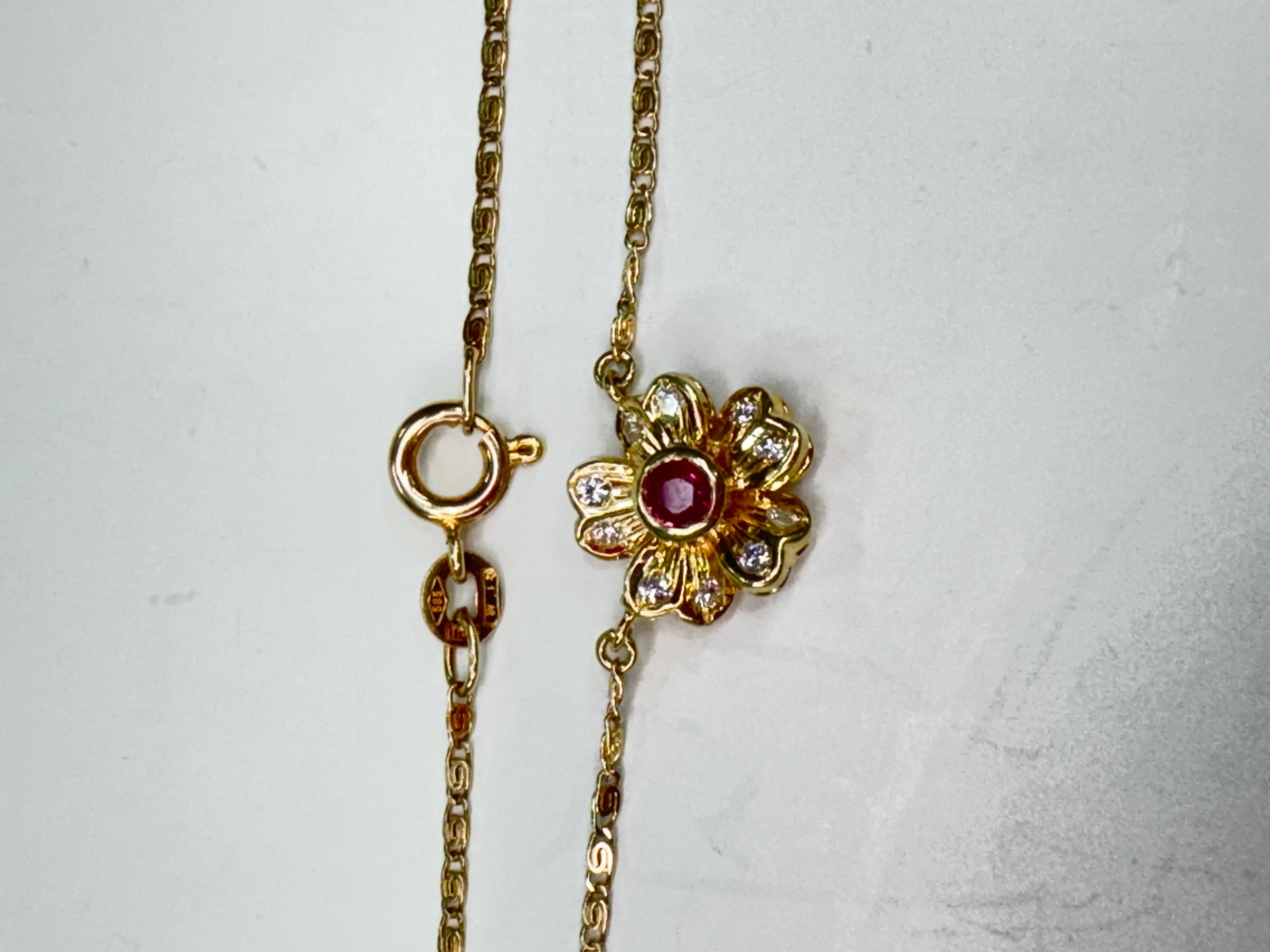 Collier de fleurs en or 18K Bon état - En vente à Palm Desert, CA