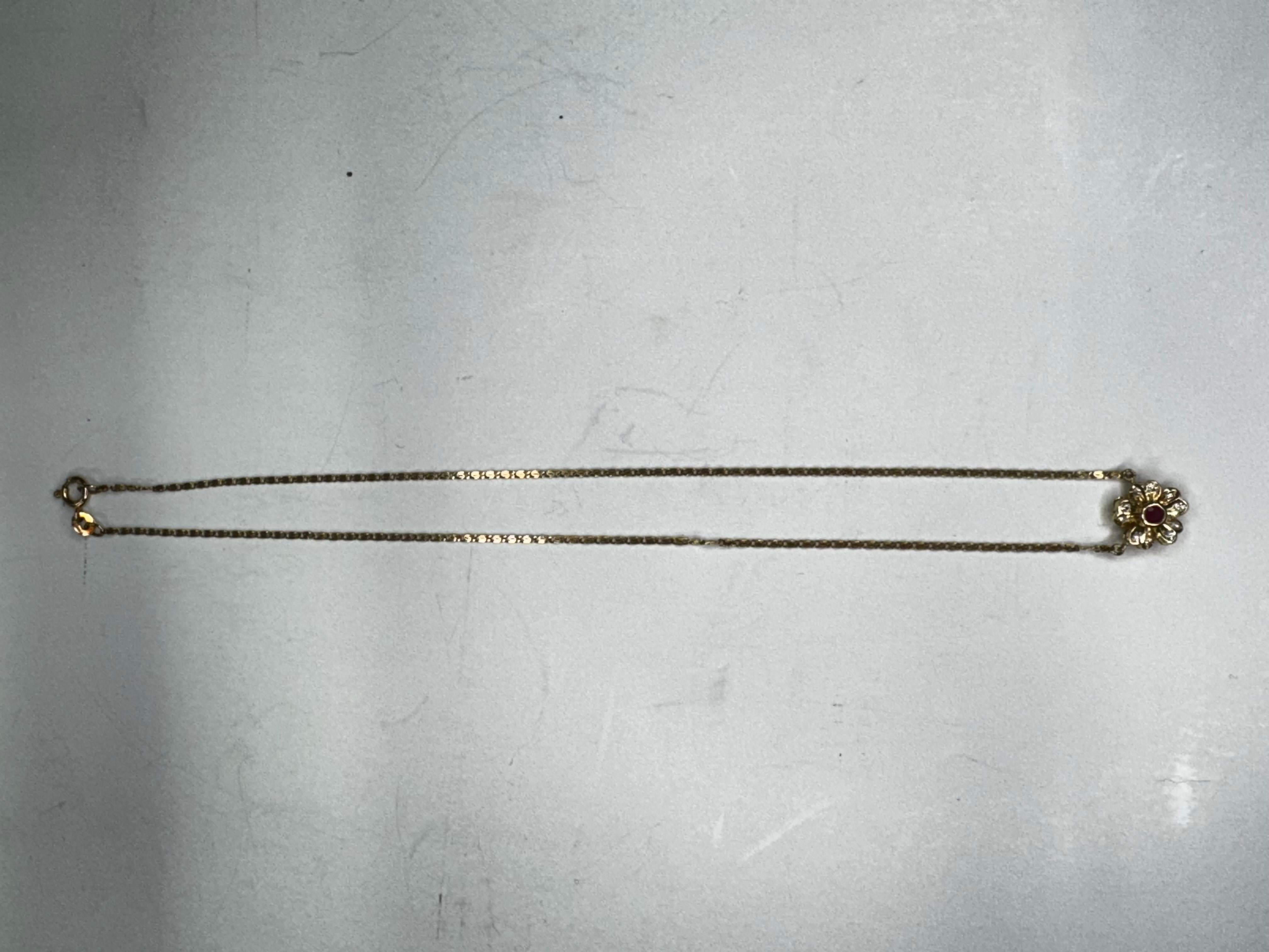 Collier de fleurs en or 18K en vente 2