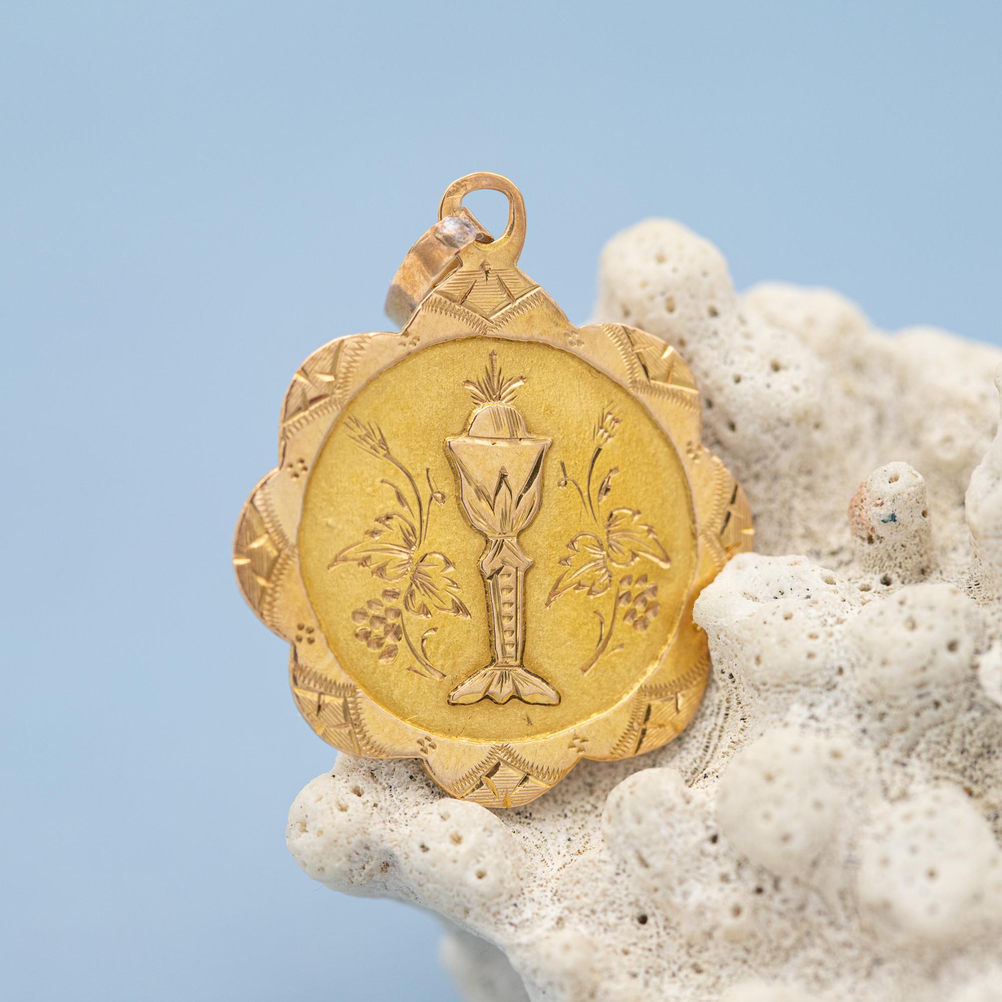 18K gold French Chalice & host charm, rare Antique Catholic - Souvenir communion 1